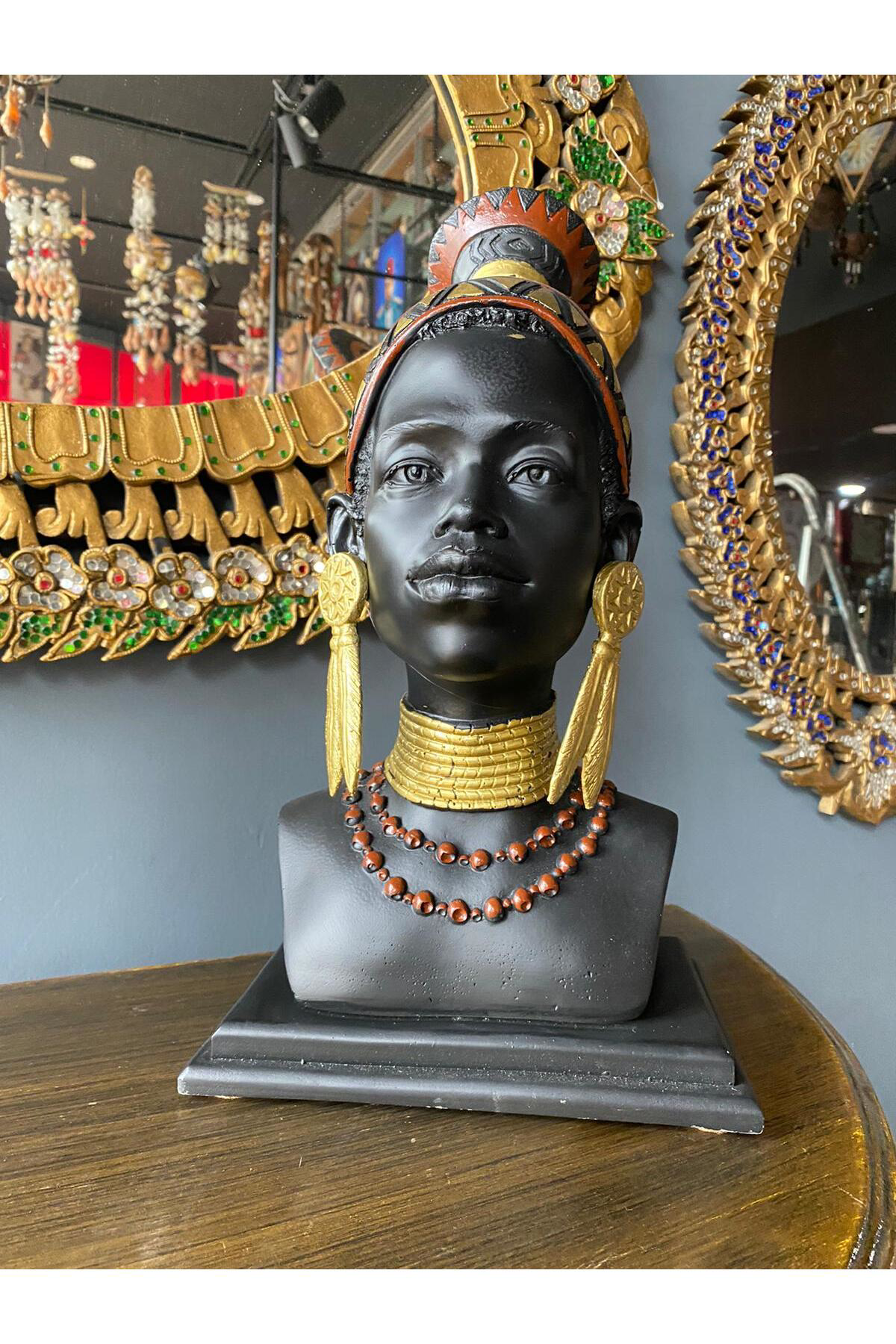 Elif Aksesuar Dekoratif Afrikalı Küpeli Kadın Büst