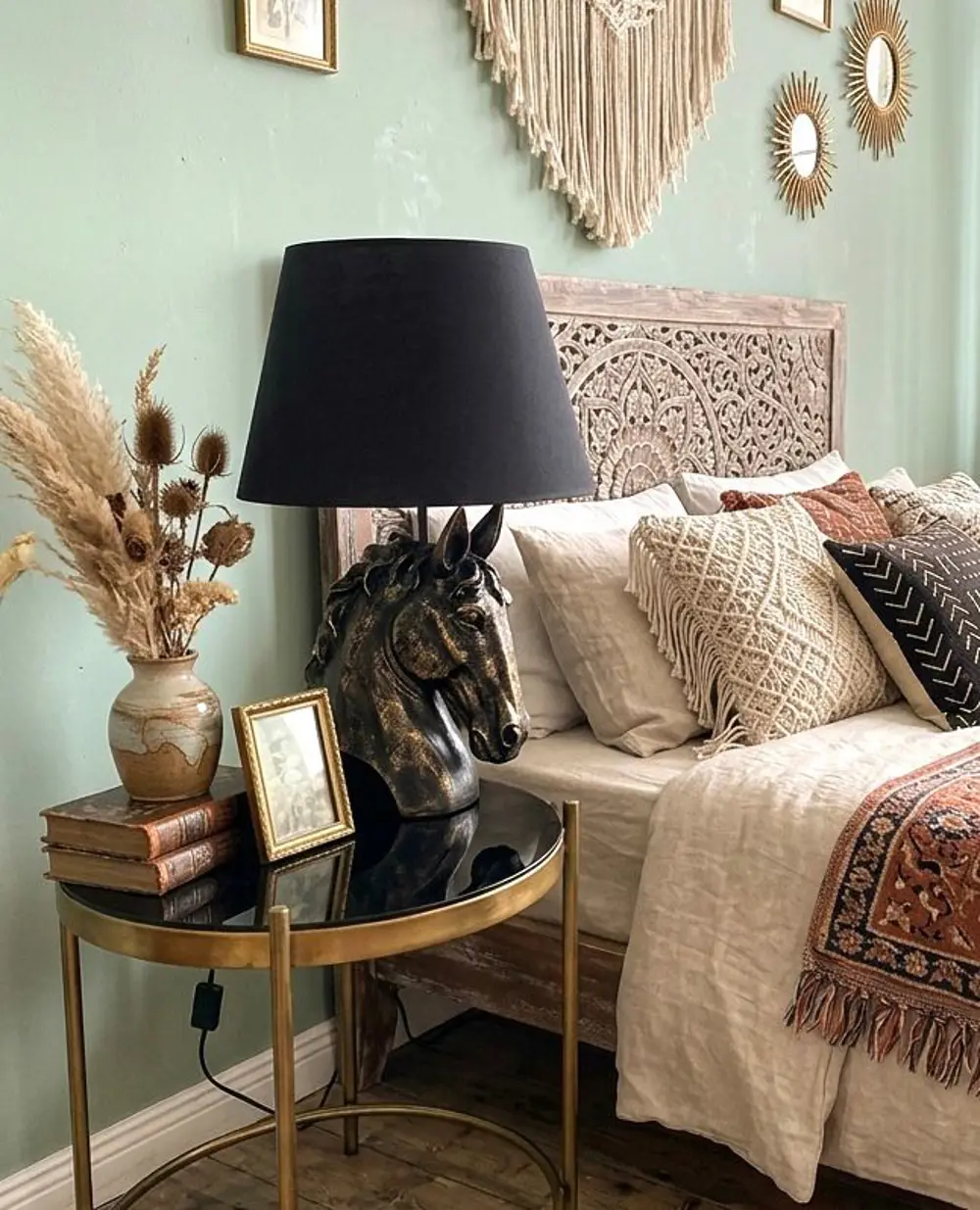 Dekoratif At Abajur  Biblo