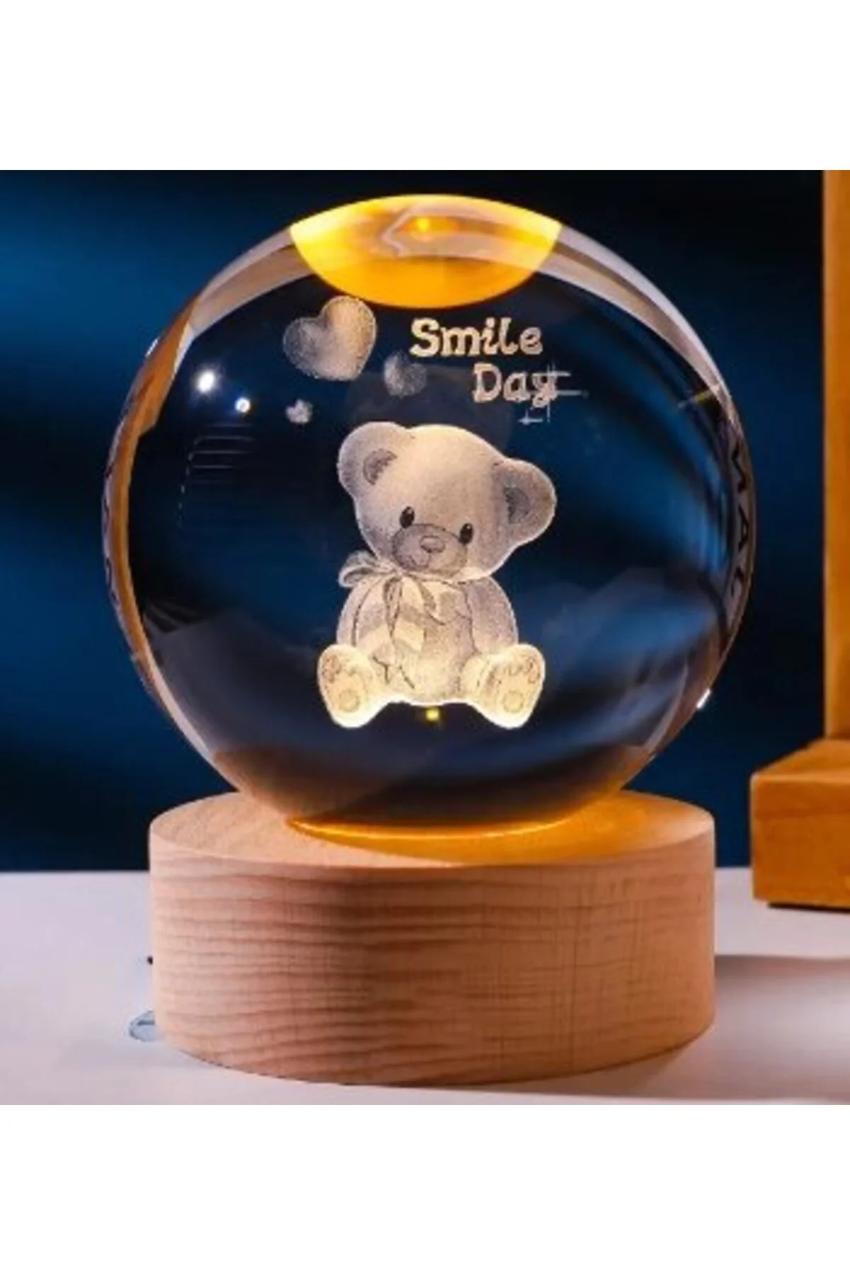 Dekoratif Ayıcık Tasarımlı Ahşap Altlıklı Işıklı Cam Küre Büyük Boy Cam:8cm Ahşap:2cm