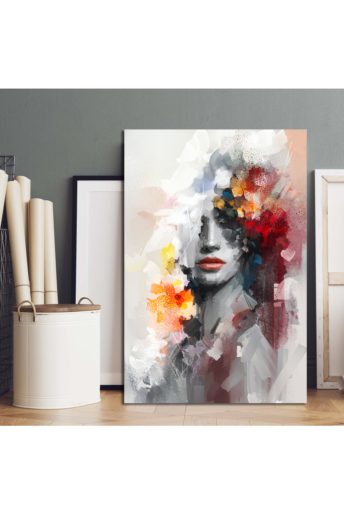 Korkmazkanvas Dekoratif. Çiçekli Genç Kadın Modelin Modern Sanatı. Kanvas Tablo