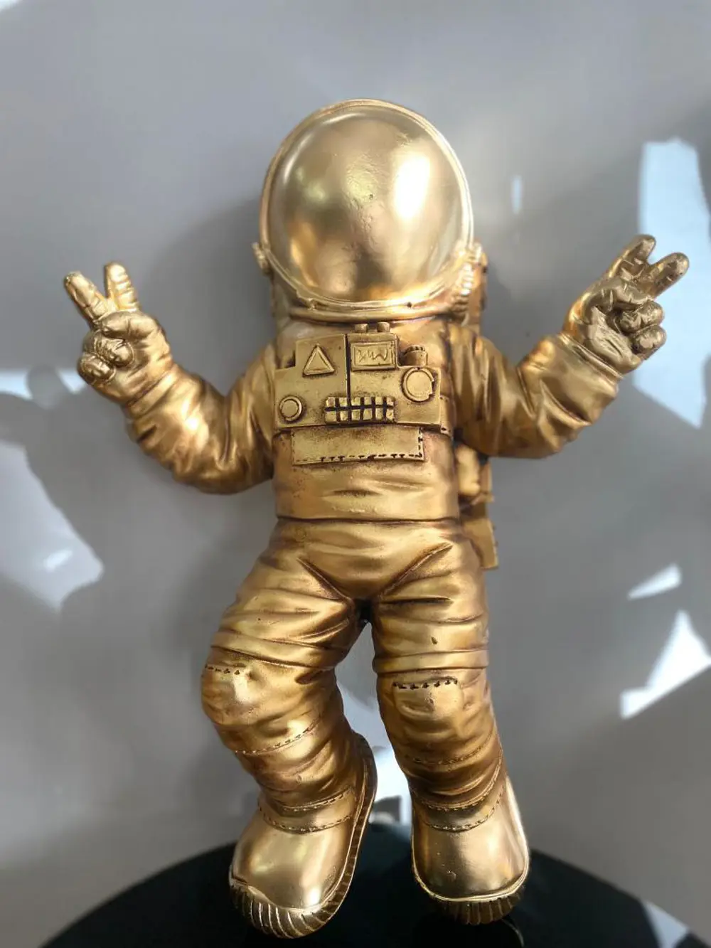 Dekoratif Dev Astronot Heykeli - Duvar Modeli Biblo (47x35cm)