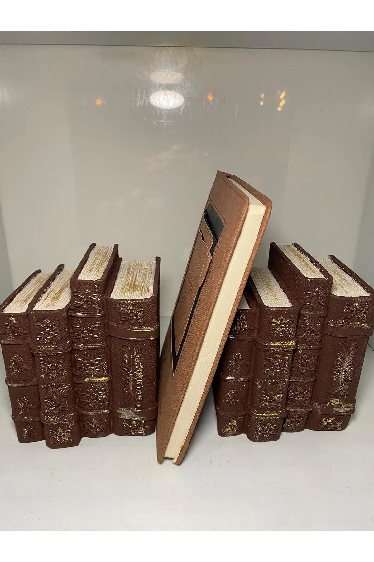 Dekoratif Kitap Modeli Kitap Tutucu