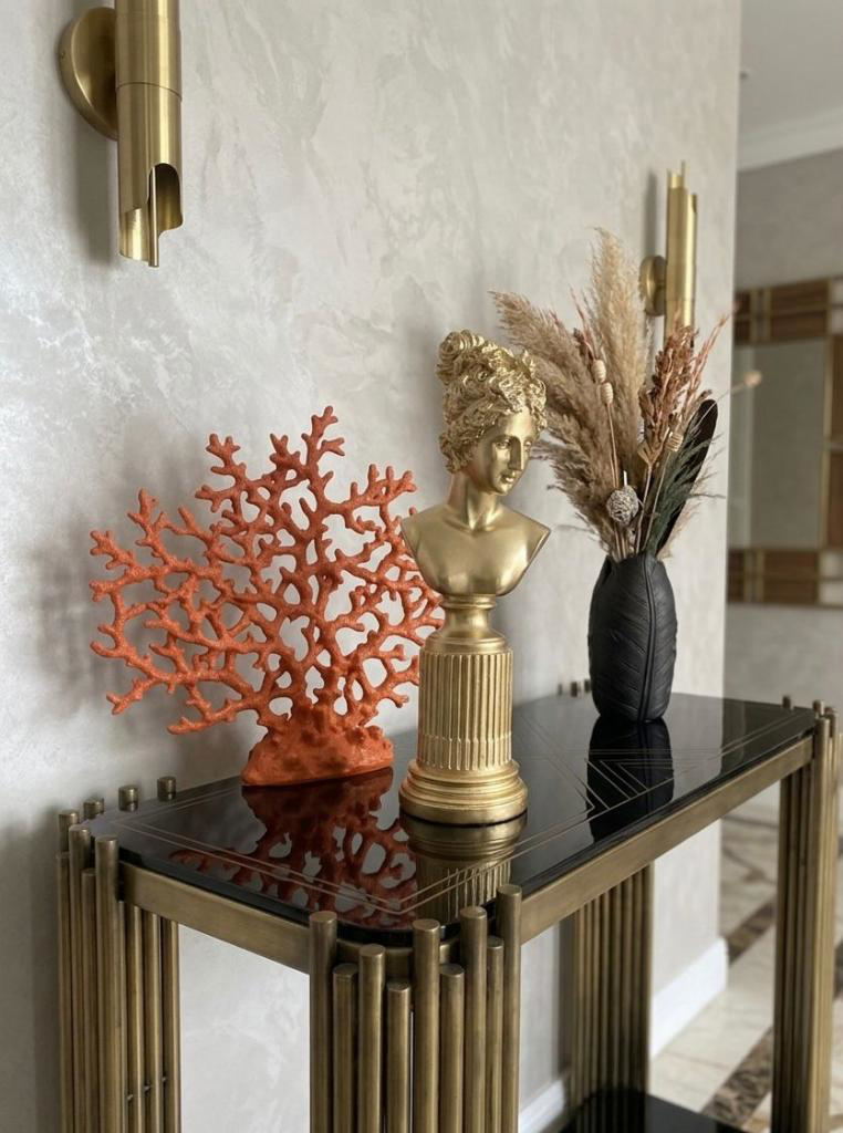 Dekoratif Lafayette Sutunlu Kadın Biblo Heykel