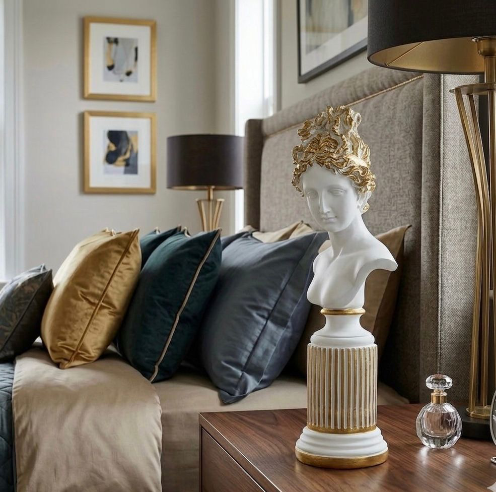 Dekoratif Lafayette Sutunlu Kadın Biblo Heykel