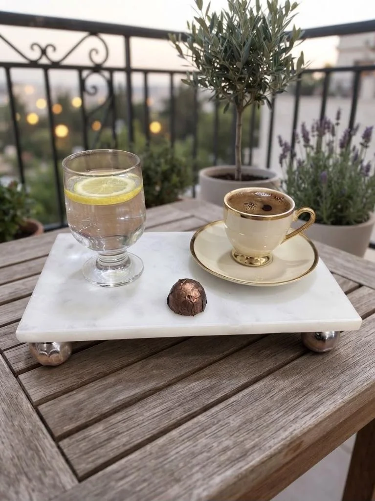 Dekoratif Mermer Tepsi Gümüş Ayaklı Dikdörtgen Modeli Gümüş Renkli Ayaklı Mermer Sunumluk Dekoratif Mermer Tepsi Gümüş Ayaklı Dikdörtgen Modeli Gümüş Renkli Ayaklı Mermer Sunumluk