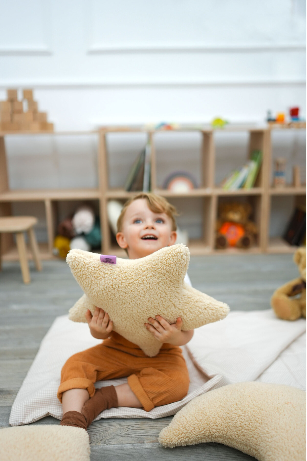 Mordesign Dekoratif Peluş Yastik, Teddy Kumaş Yastik, Süper Kabarik Yildiz