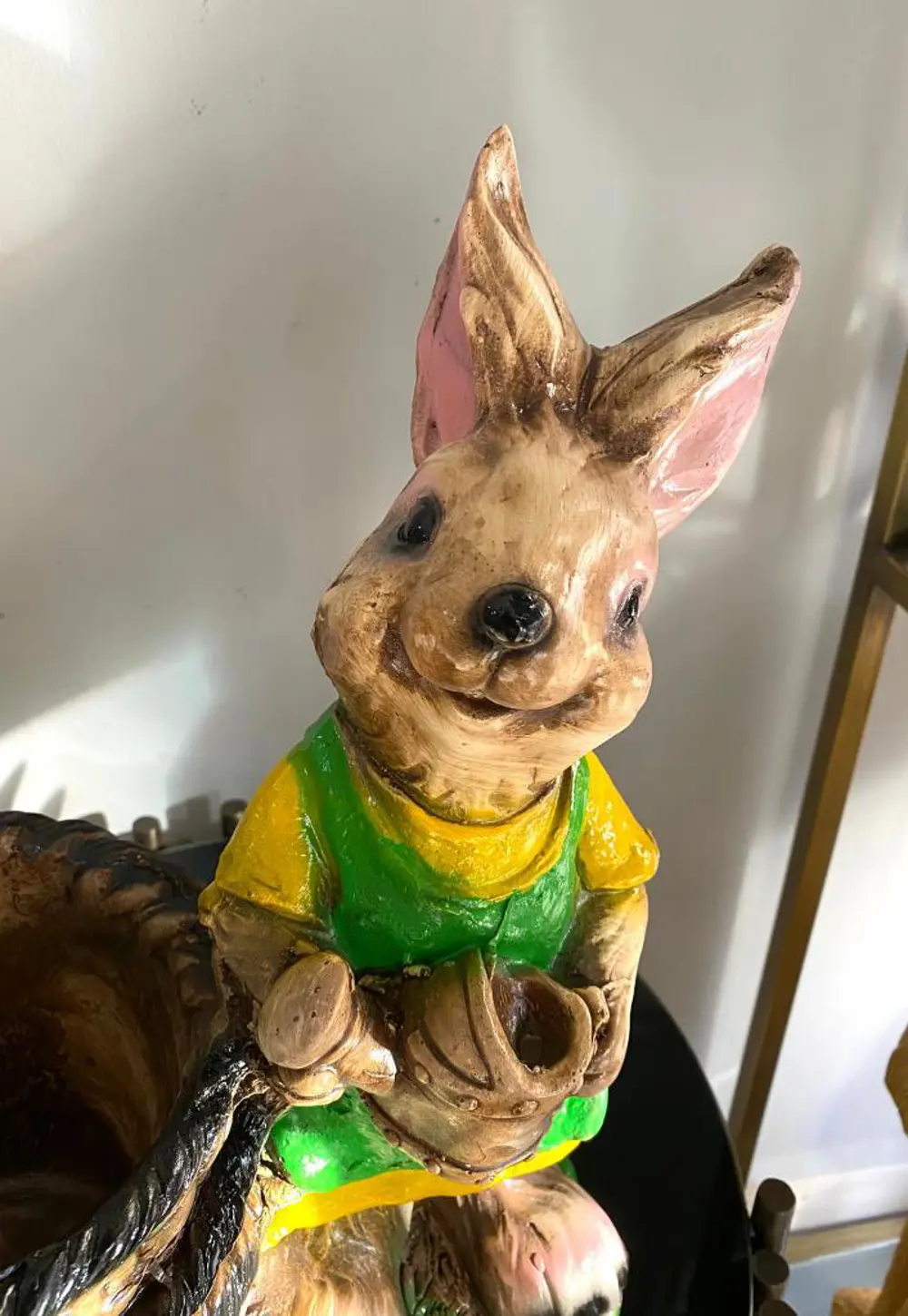 Dekoratif Sepetli Saksılı Tavşan Bahçe Heykeli , Biblosu 48 Cm