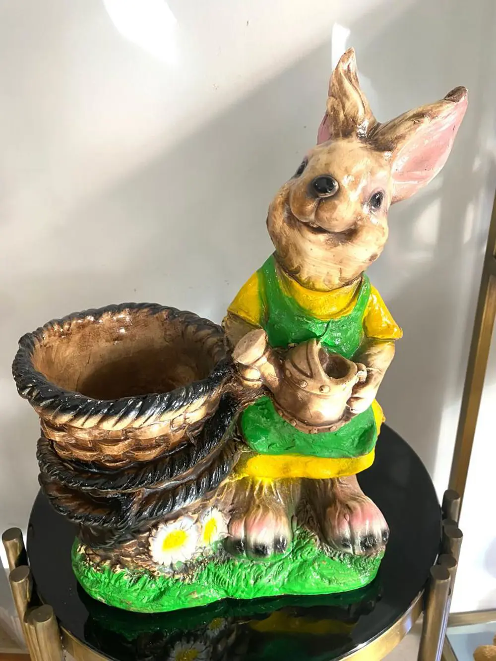Dekoratif Sepetli Saksılı Tavşan Bahçe Heykeli , Biblosu 48 Cm