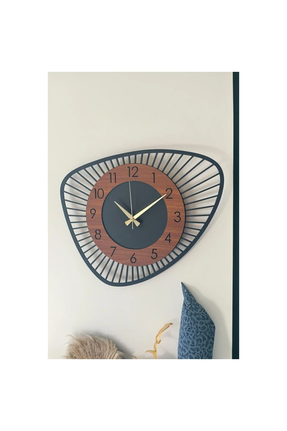 Dekoratif Yeni Modern Bellatrix Ceviz Ahşap Duvar Saati 48 cm Siy