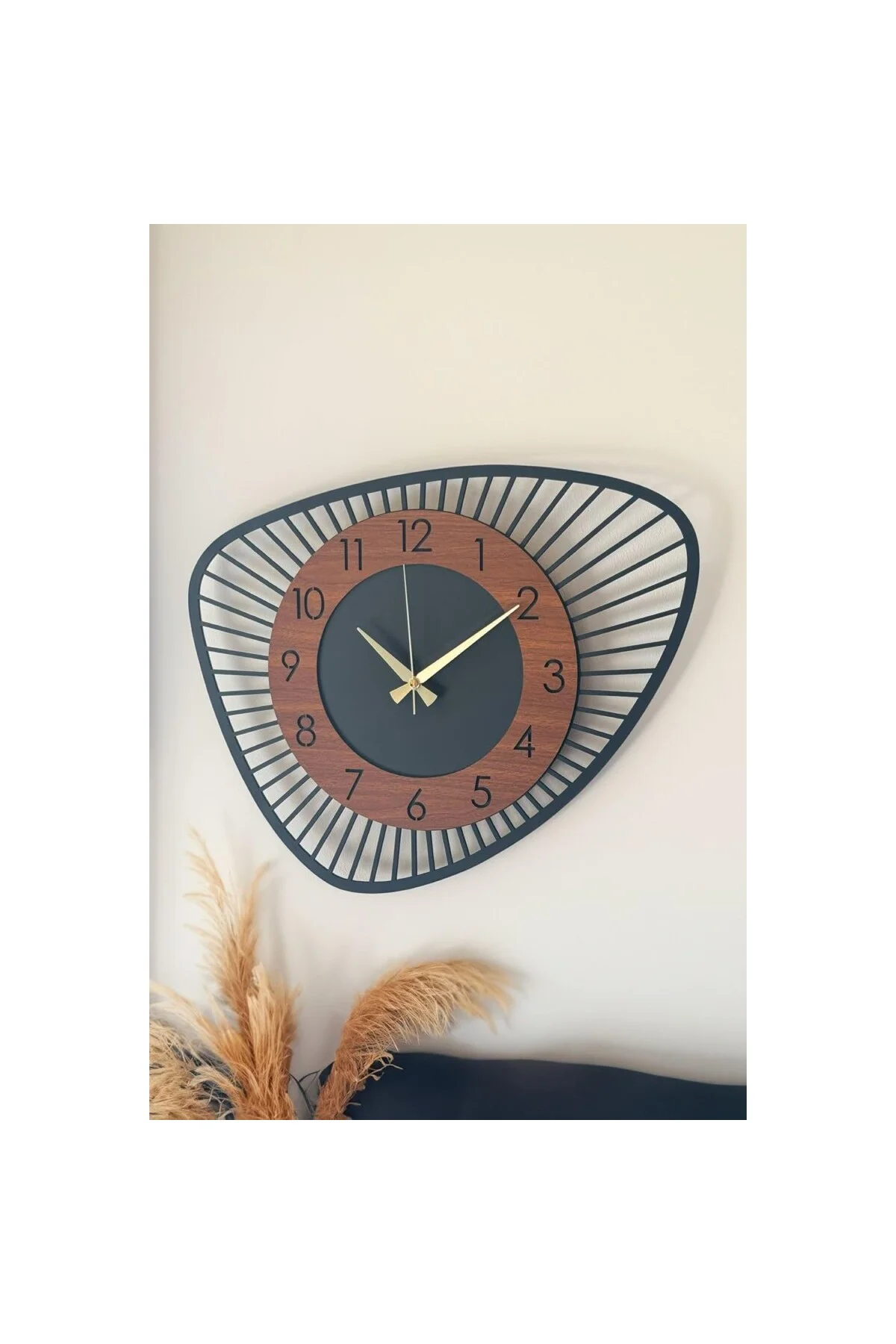 Dekoratif Yeni Modern Bellatrix Ceviz Ahşap Duvar Saati 48 cm Siy