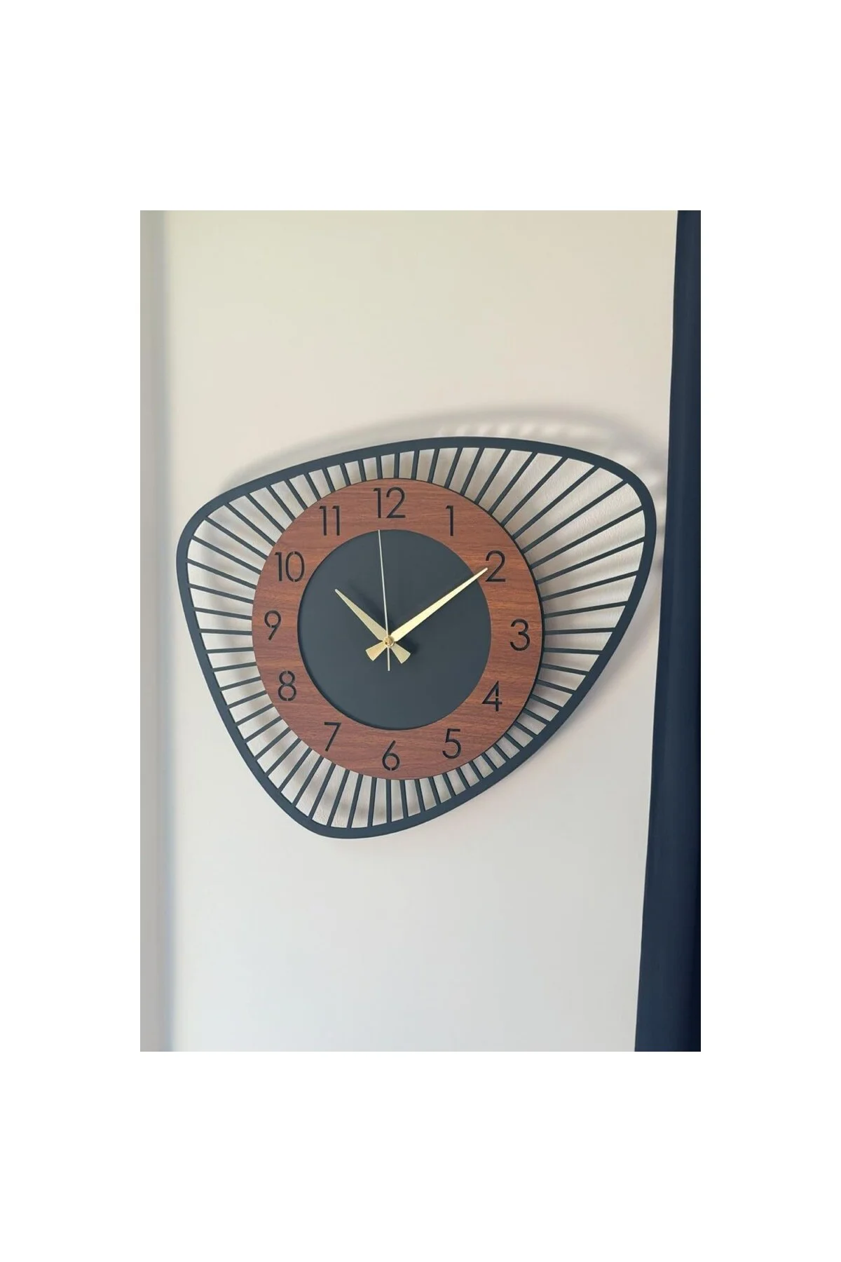 Dekoratif Yeni Modern Bellatrix Ceviz Ahşap Duvar Saati 48 cm Siy