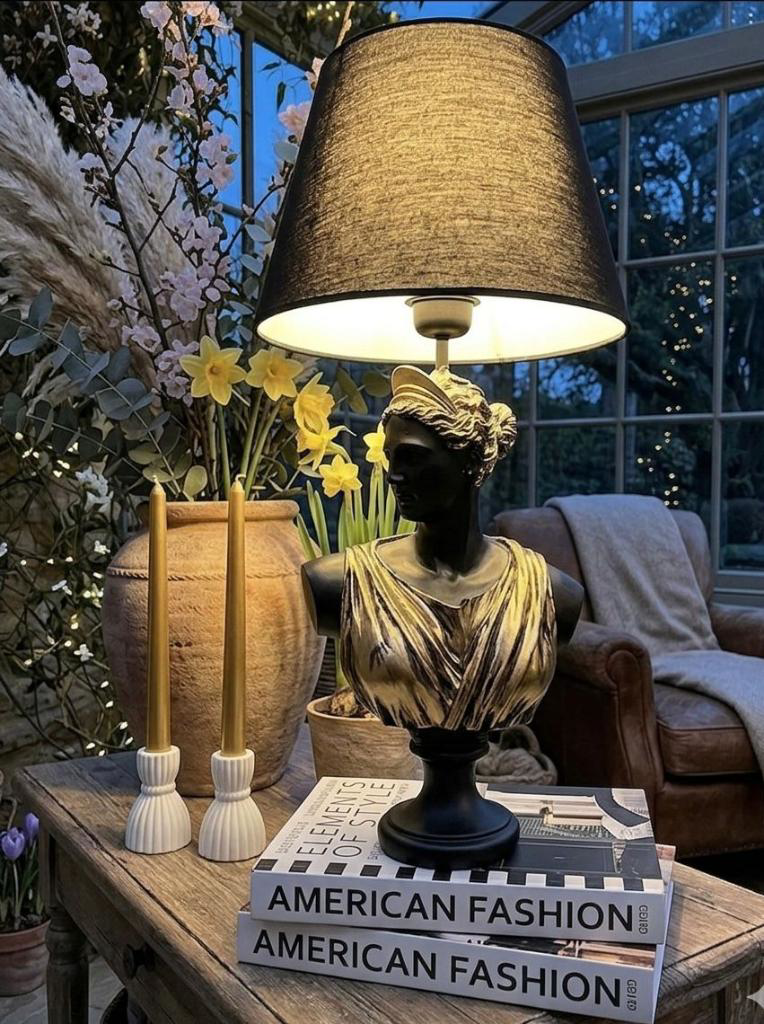 Dekoratif Yunan Tanrısı Diana Model Abajur  Biblo