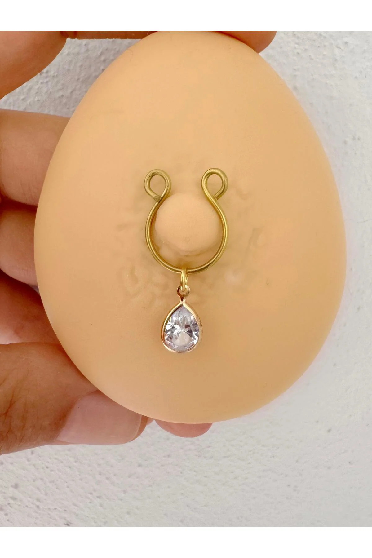 delik gerektirmeyen sıkıştırma  meme ucu nipple piercingi