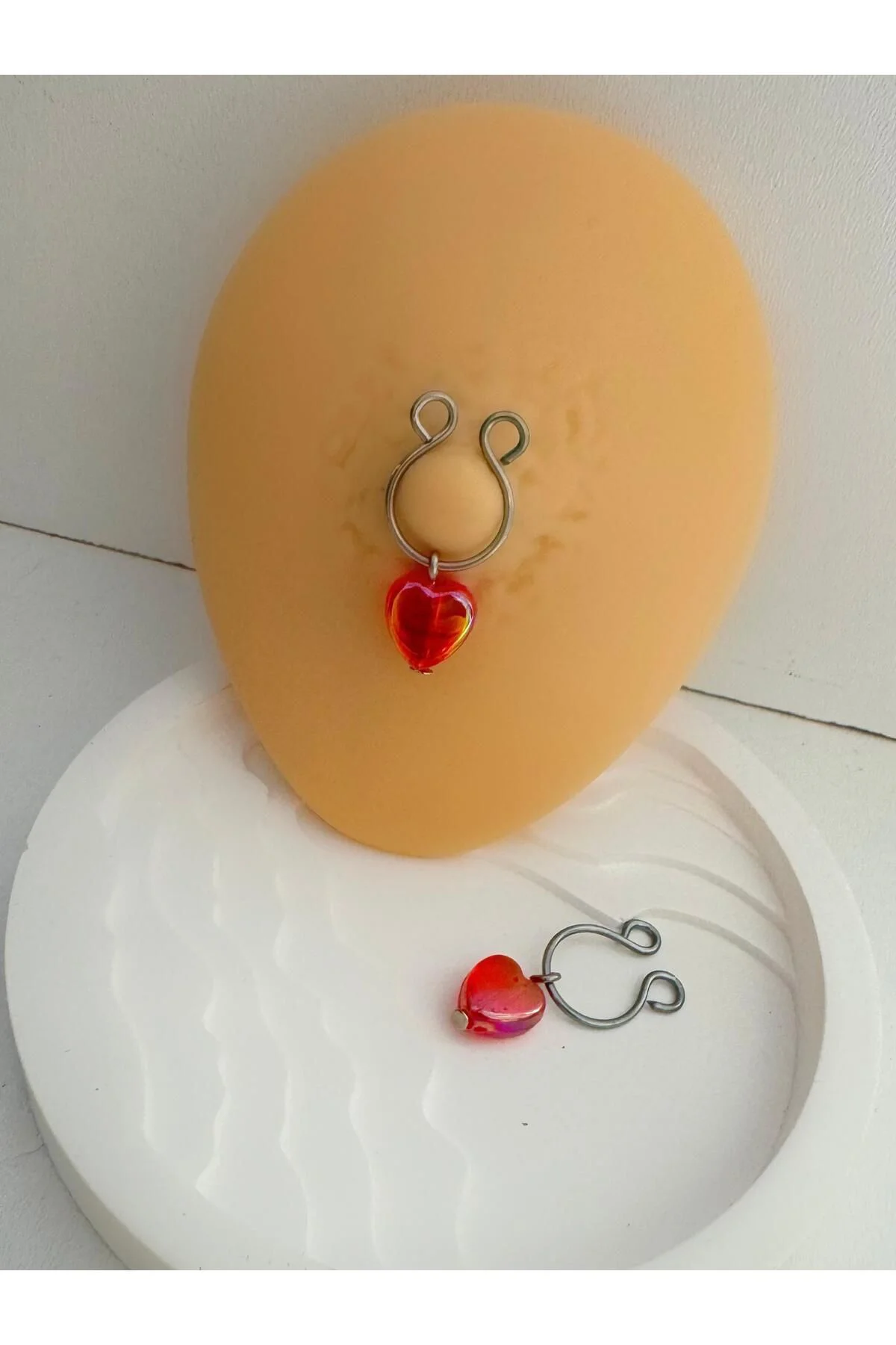 Delik gerektirmeyen ( deliksiz) sıkıştırma kalpli fake meme ucu nipple piercing(2 adet)