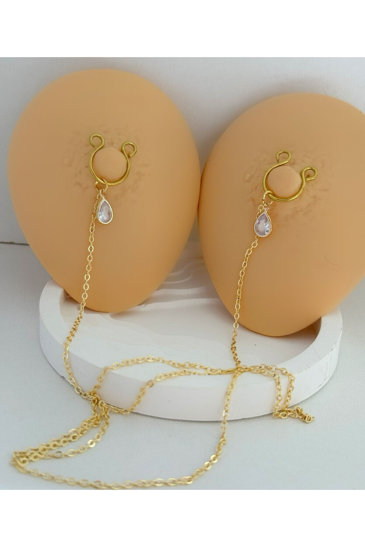 delik gerektirmeyen ( deliksiz) zincir bağlantılı sıkıştırmalı nipple meme ucu piercingi