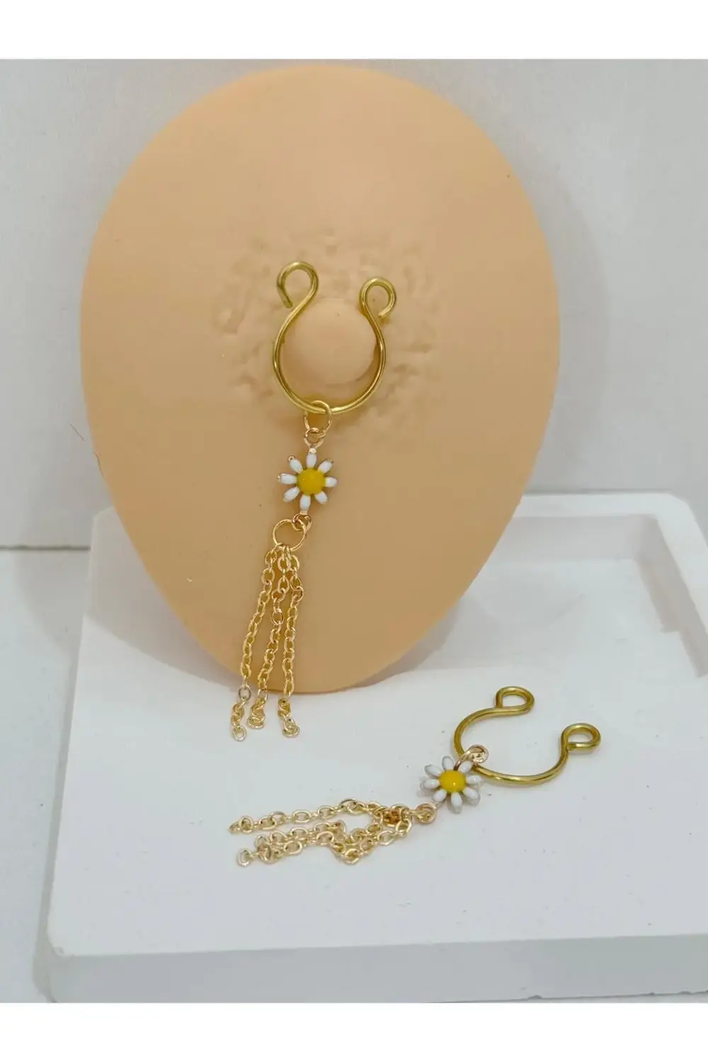 Delik Gerektirmeyen Fake Sıkıştırmalı Papatya Meme Ucu Nipple Pie