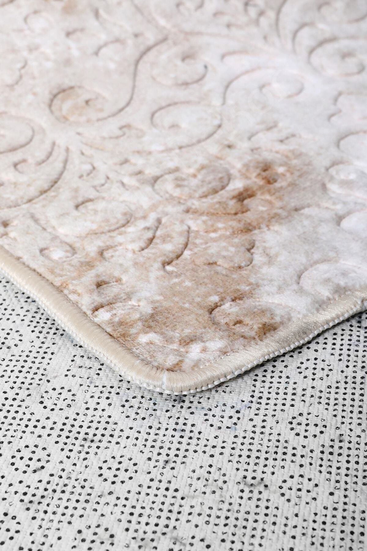 Delüxe Devetüyü Saçaksız Siyah Taban Yeni Kabartmalı Model Halısı