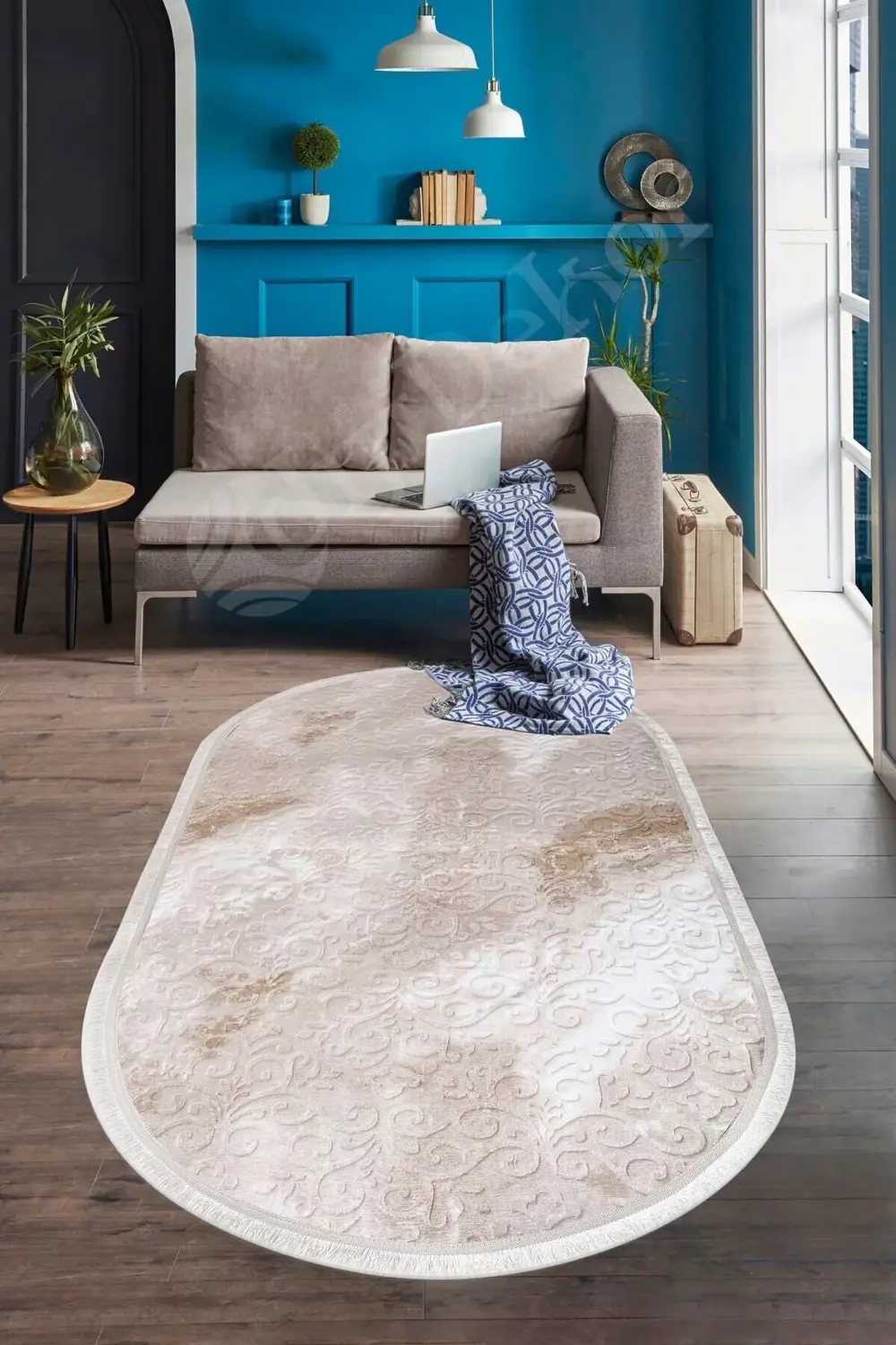 Delüxe Devetüyü Saçaklı Siyah Taban Oval Halı Yeni Kabartmalı Mod