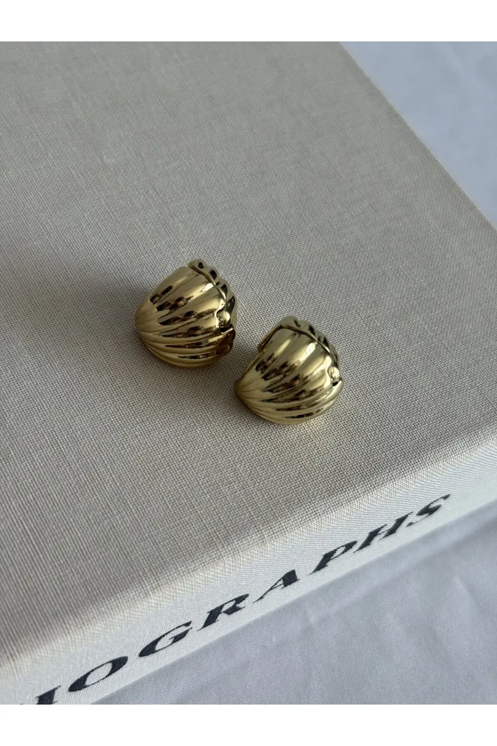 Atelier Emine Deniz Kabuğu Motif Küpe