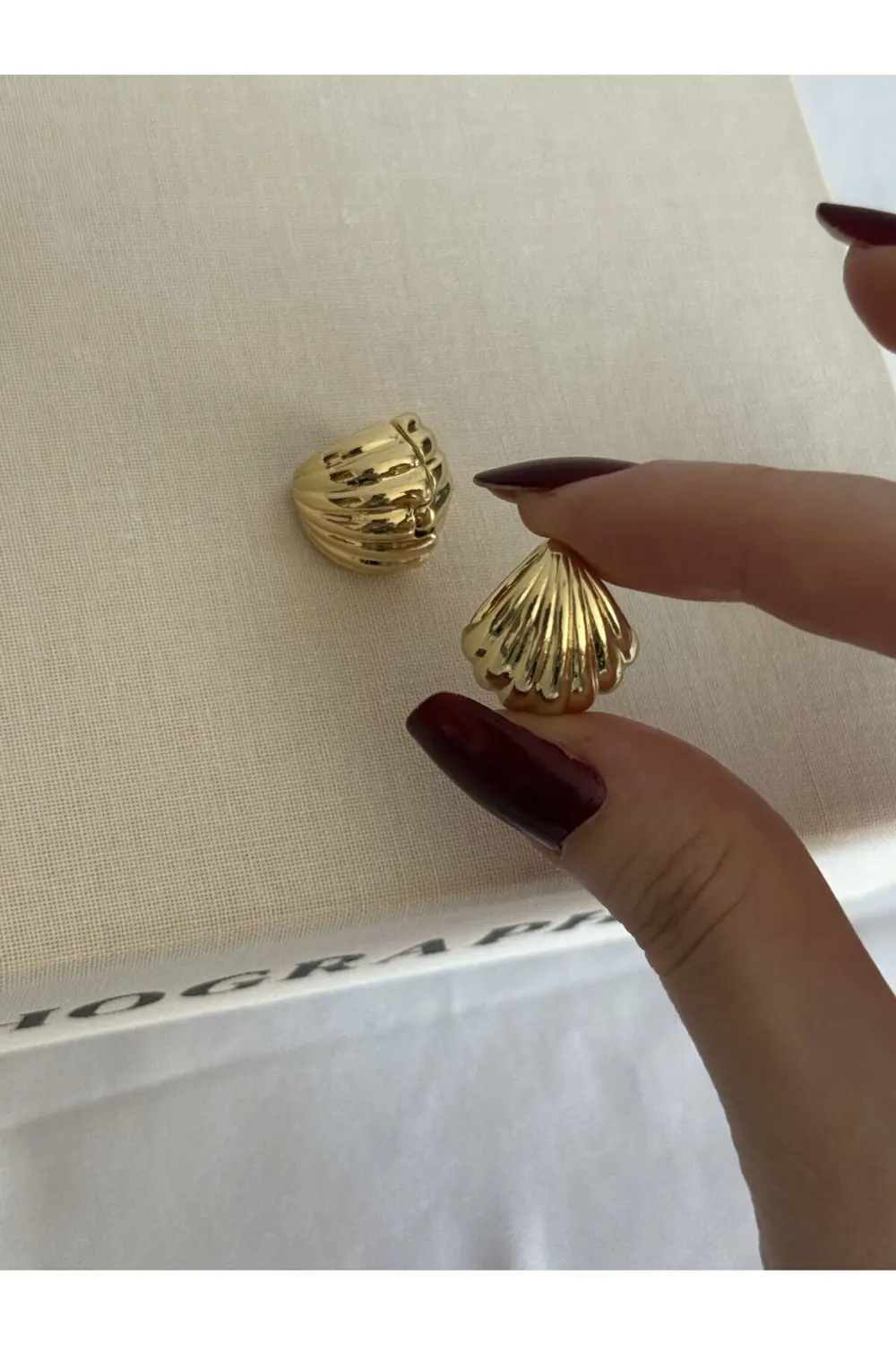 Atelier Emine Deniz Kabuğu Motif Küpe