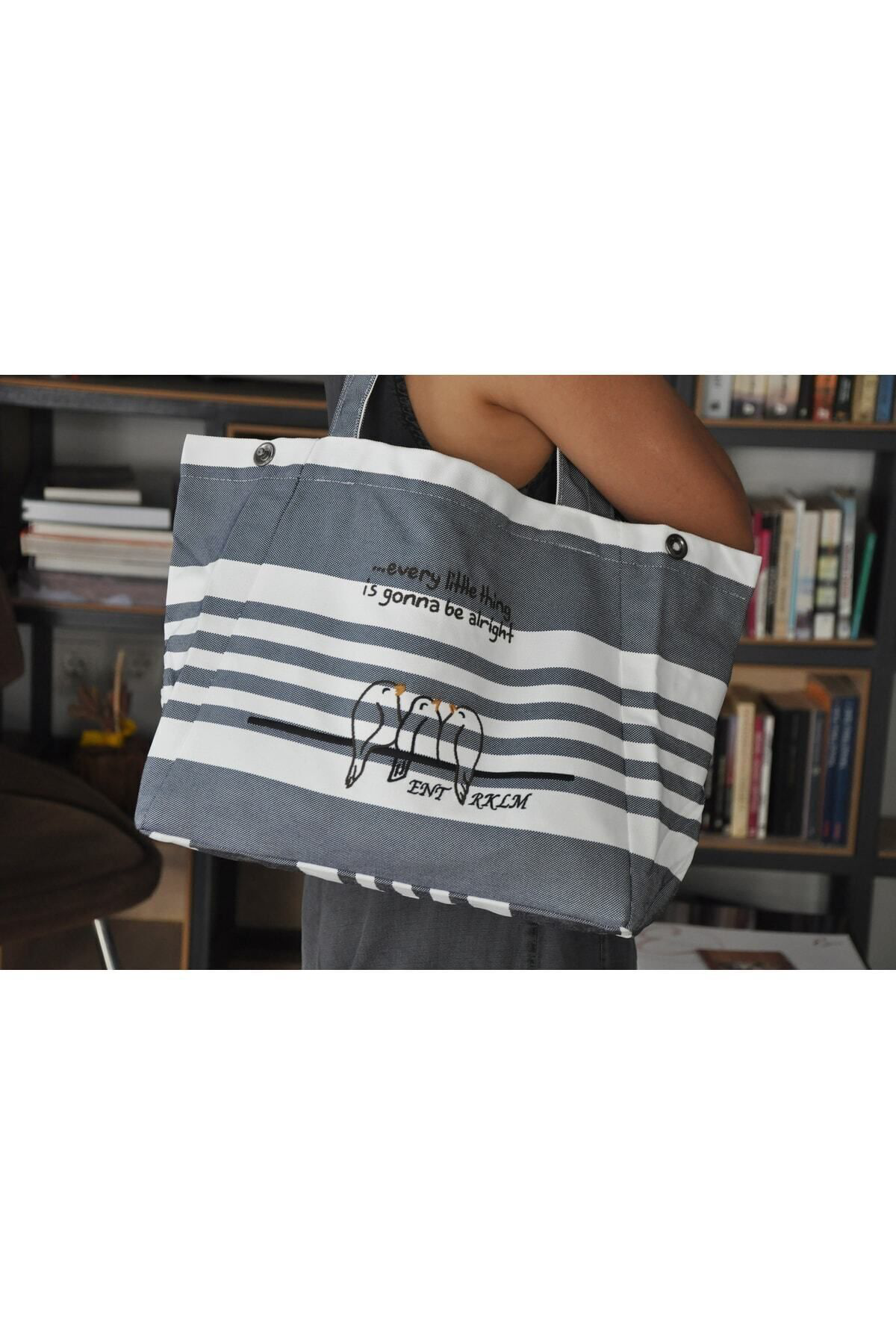 Entrklm Deniz Model Su Tutmaz Kumaştan Omuz Çantasi -Lacivert Puanli Beya