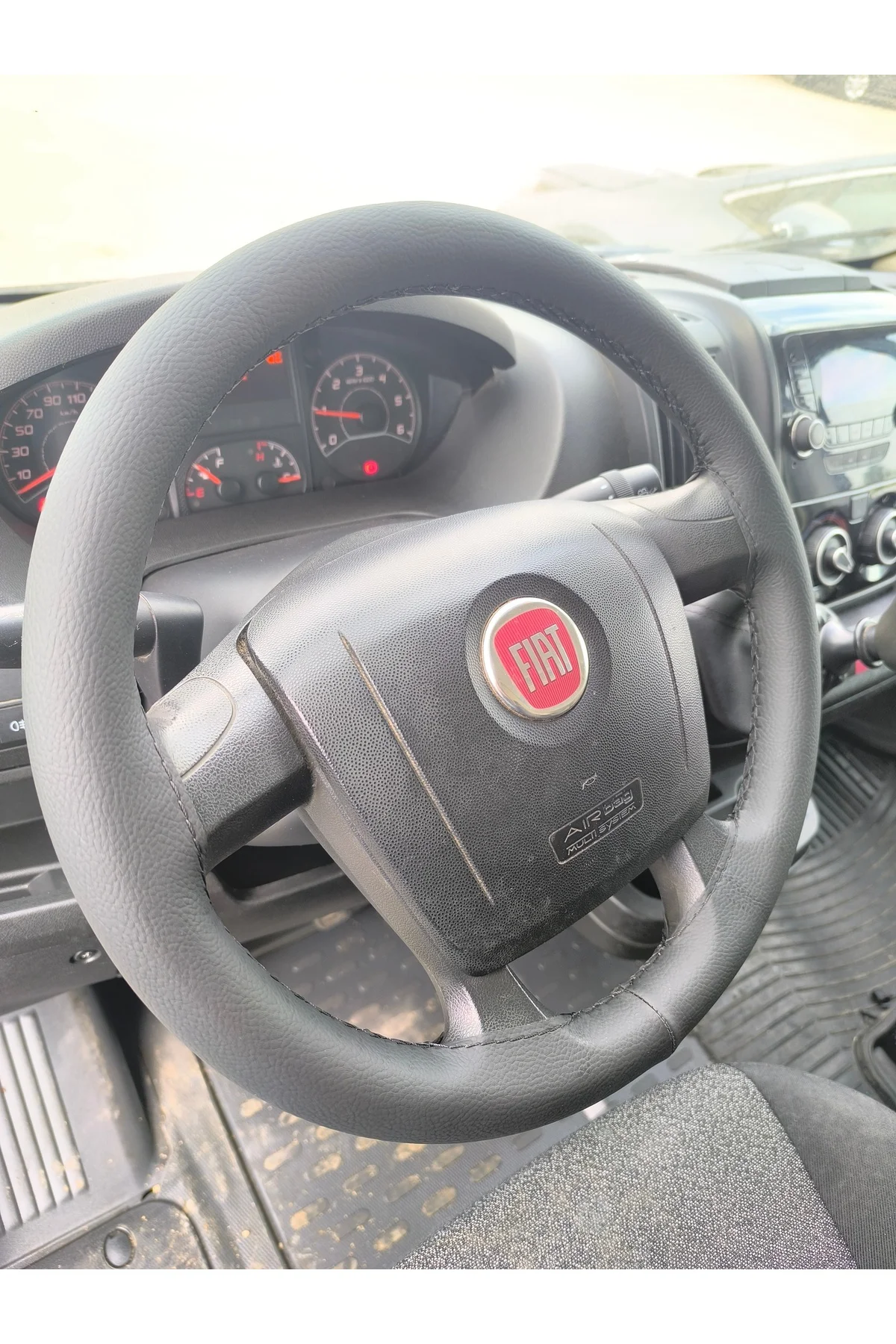 DERİ DİREKSİYON KILIFI FIAT DUCATO SİYAH DERİ SİYAH İP (DUKATO)