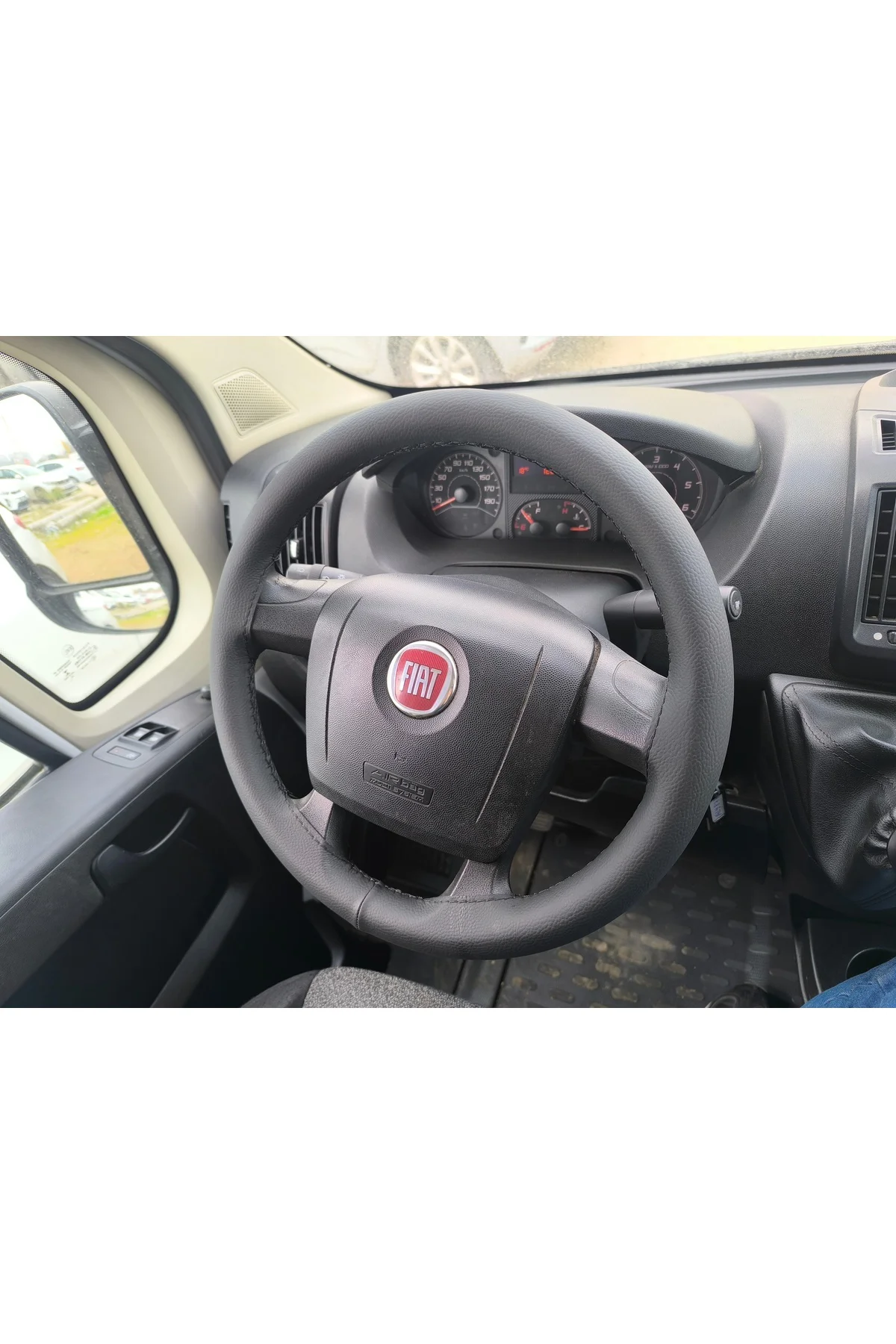 DERİ DİREKSİYON KILIFI FIAT DUCATO SİYAH DERİ SİYAH İP (DUKATO)