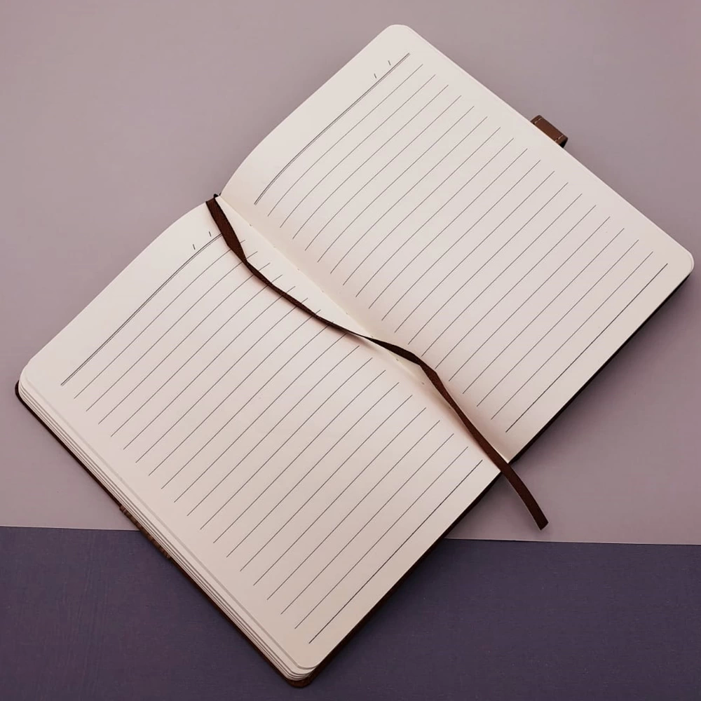Deri Kapaklı Çizgili Not Defteri Deri Kapaklı Çizgili Not Defteri