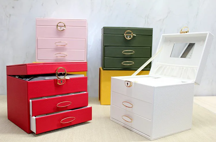 Deri Kaplamalı 17x20 cm Makyaj ve Takı Düzenleme Kutusu