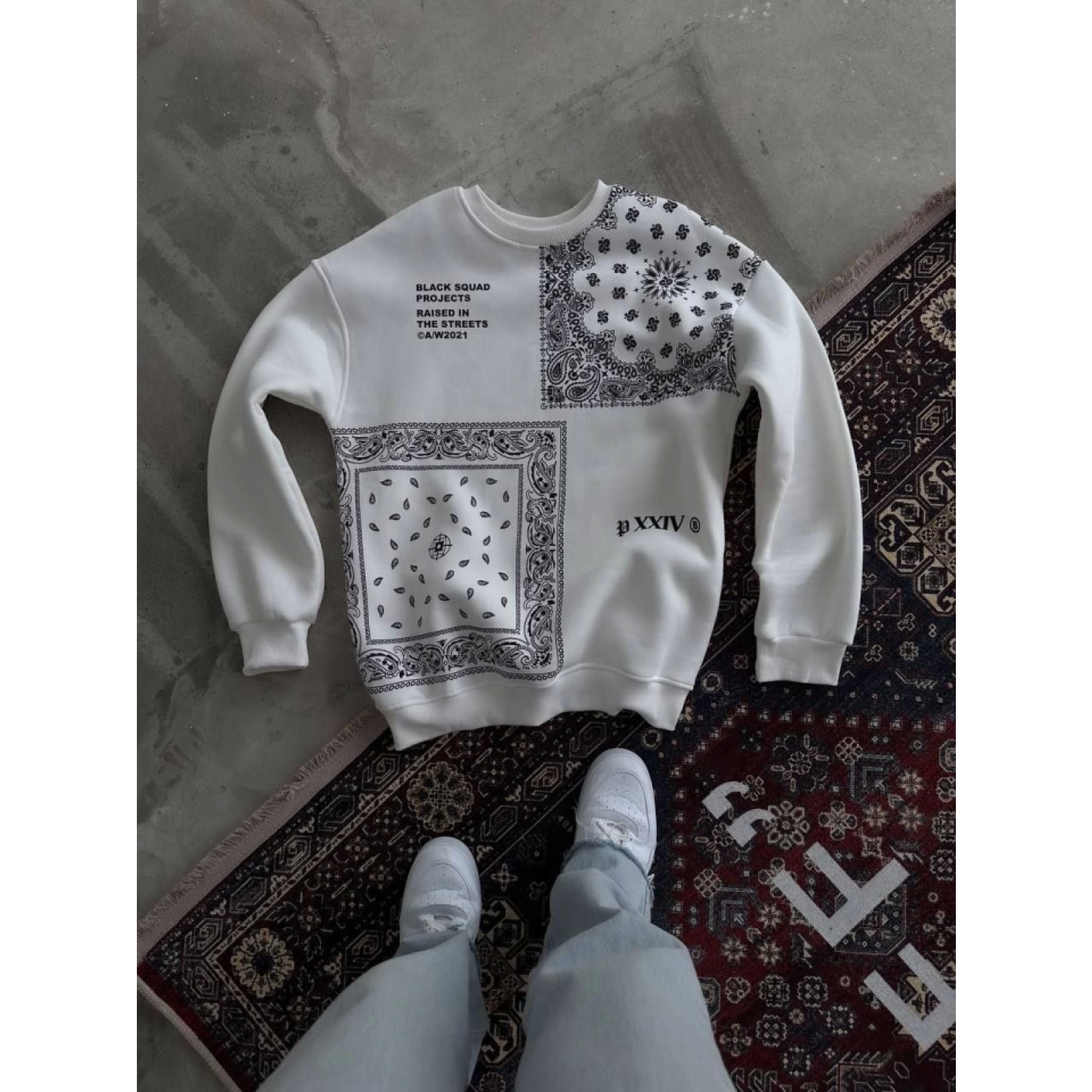 Desenli Üç İplik Bisiklet Yaka Oversize SweatShirt - Beyaz
