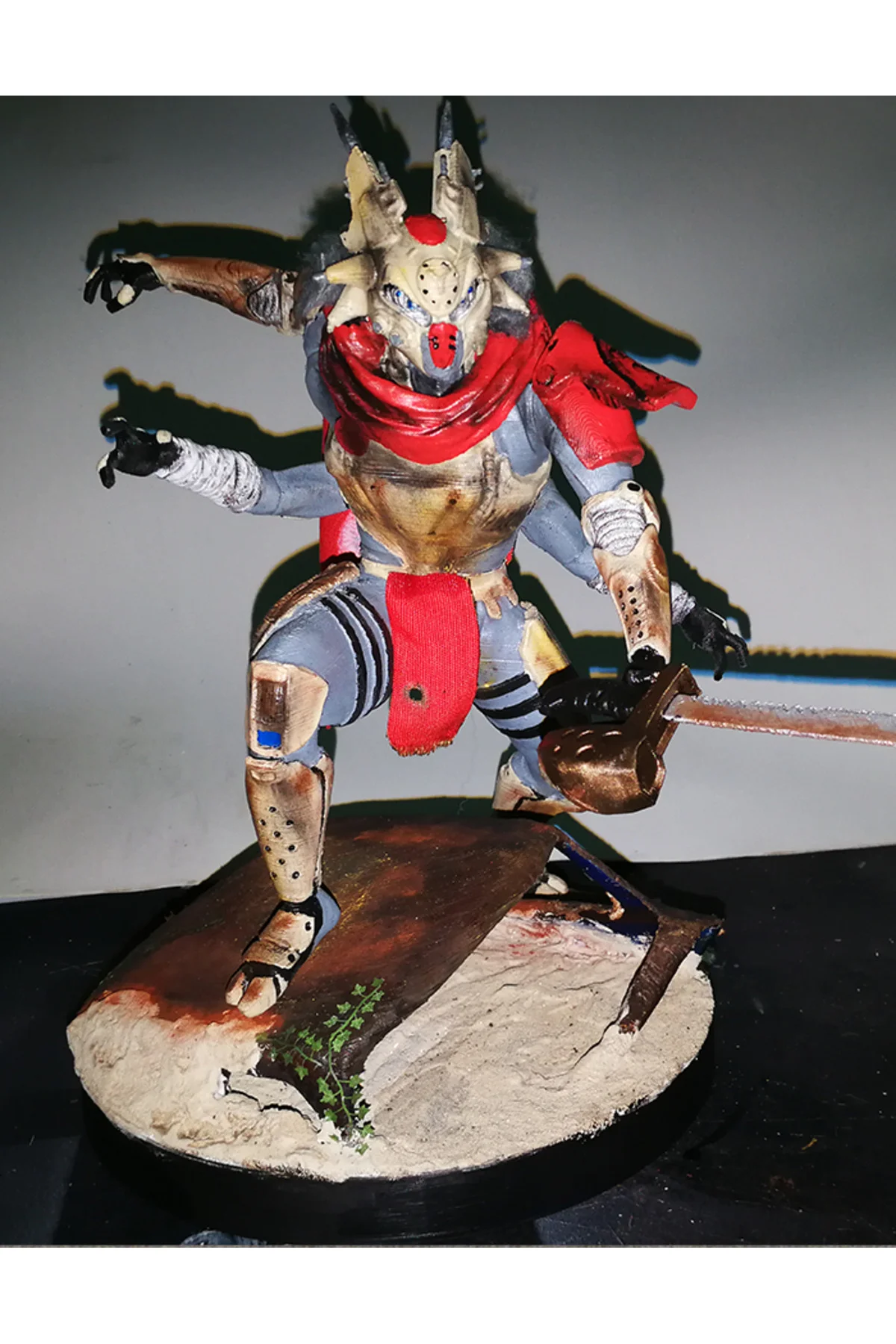Destiny Captain Boyalı Figür Büyük Boy 20CM