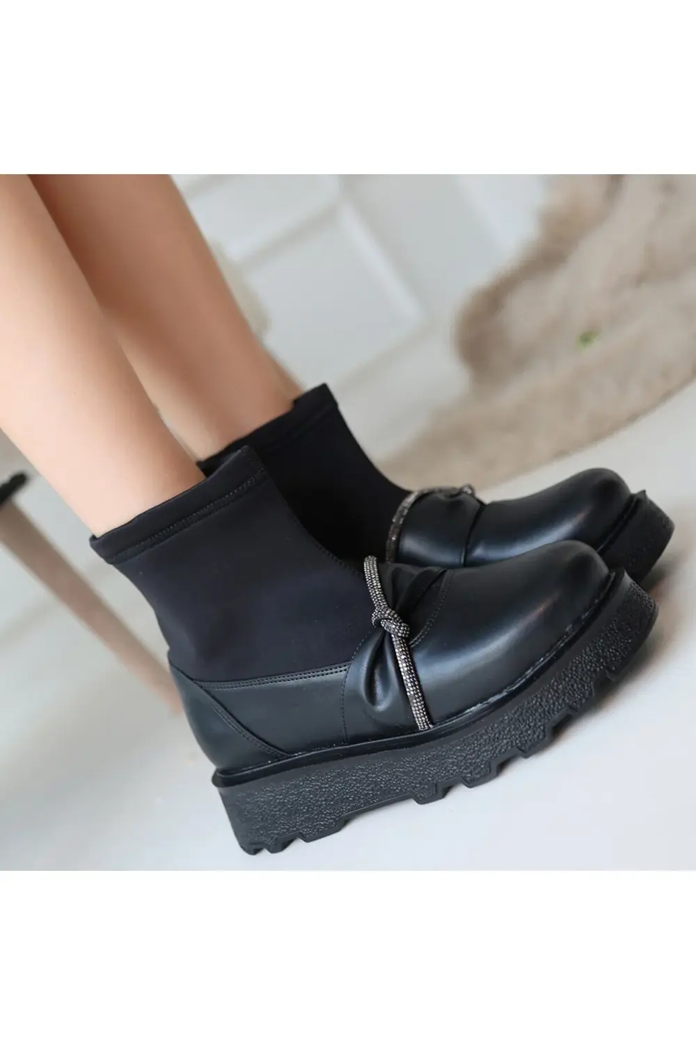 Dewn Siyah Cilt Topuklu Bot