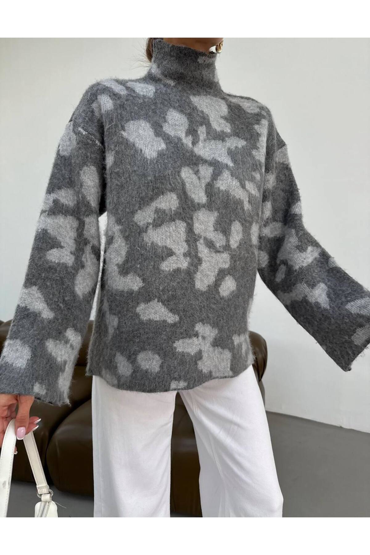 Nzl Tekstil Dgn's Kendinden Boğazli Leopar Desenli Kadin Triko Kazak