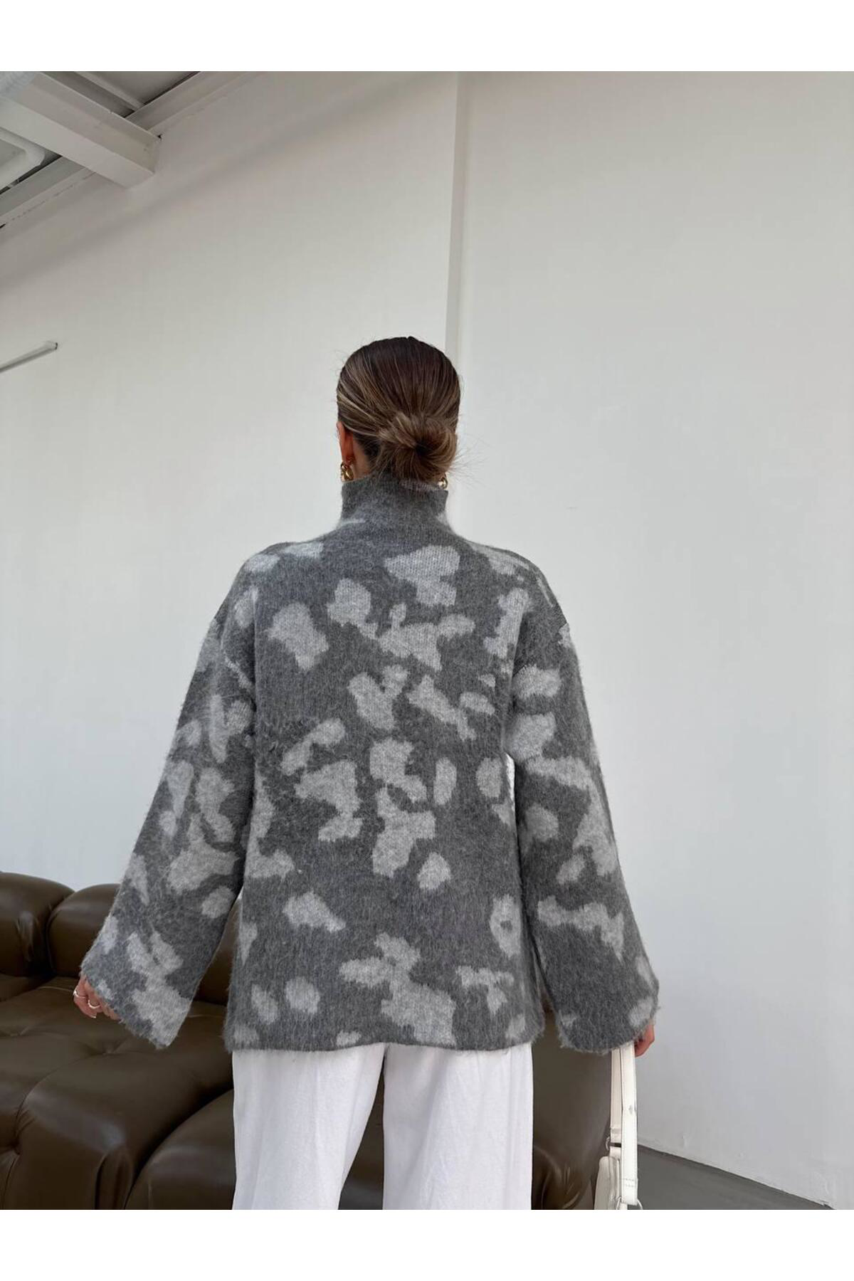 Nzl Tekstil Dgn's Kendinden Boğazli Leopar Desenli Kadin Triko Kazak