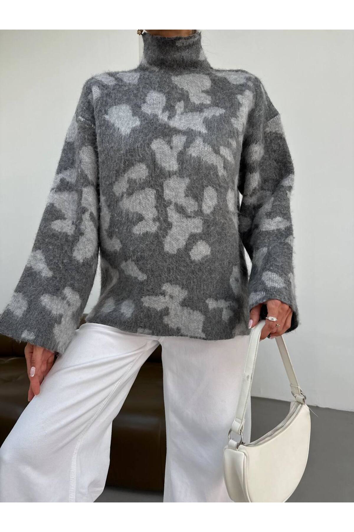 Nzl Tekstil Dgn's Kendinden Boğazli Leopar Desenli Kadin Triko Kazak