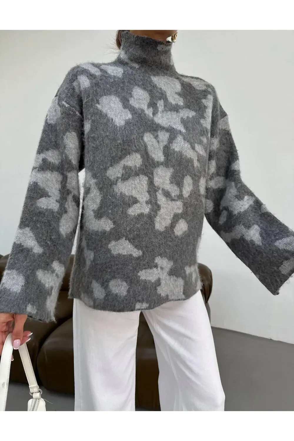 DGN'S KENDİNDEN BOĞAZLI LEOPAR DESENLİ KADIN TRİKO KAZAK