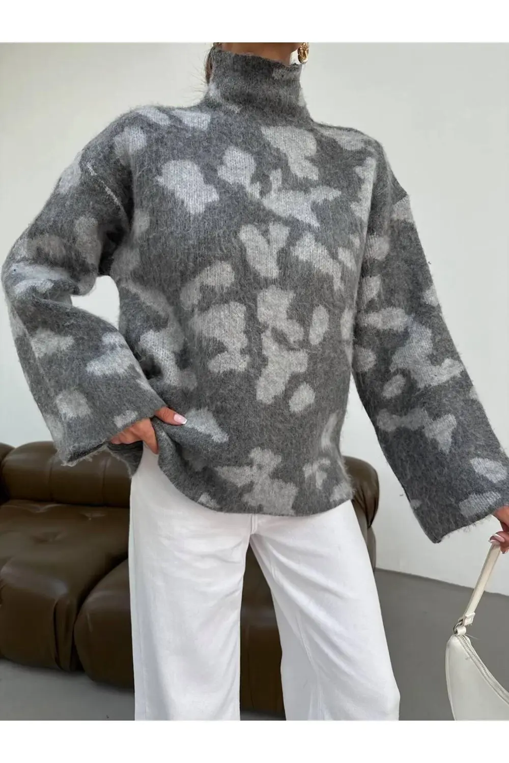 DGN'S KENDİNDEN BOĞAZLI LEOPAR DESENLİ KADIN TRİKO KAZAK