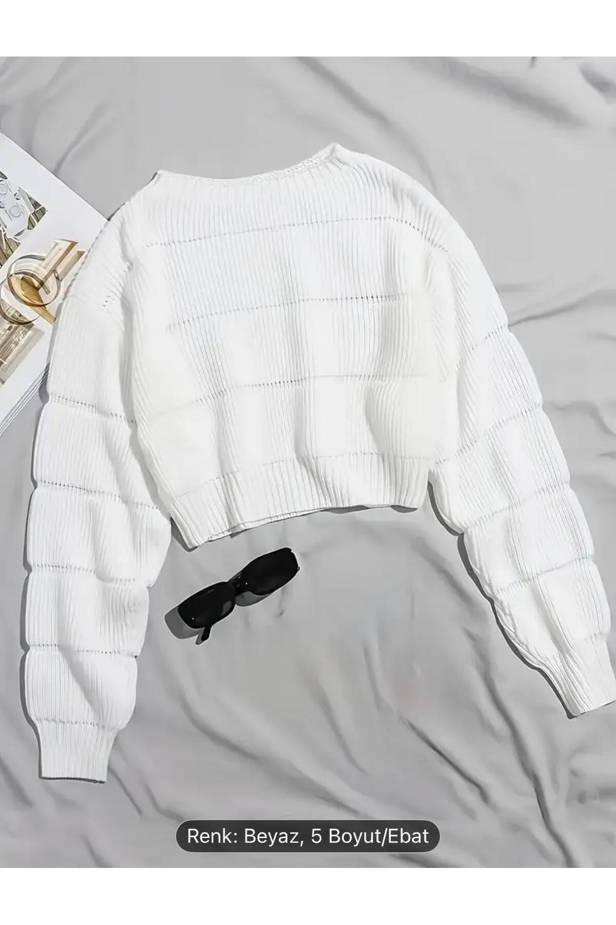 Nzl Tekstil Dgn's Kendinden Sifir Yakali Kabartmali Balonkol Görünümlü Kadin