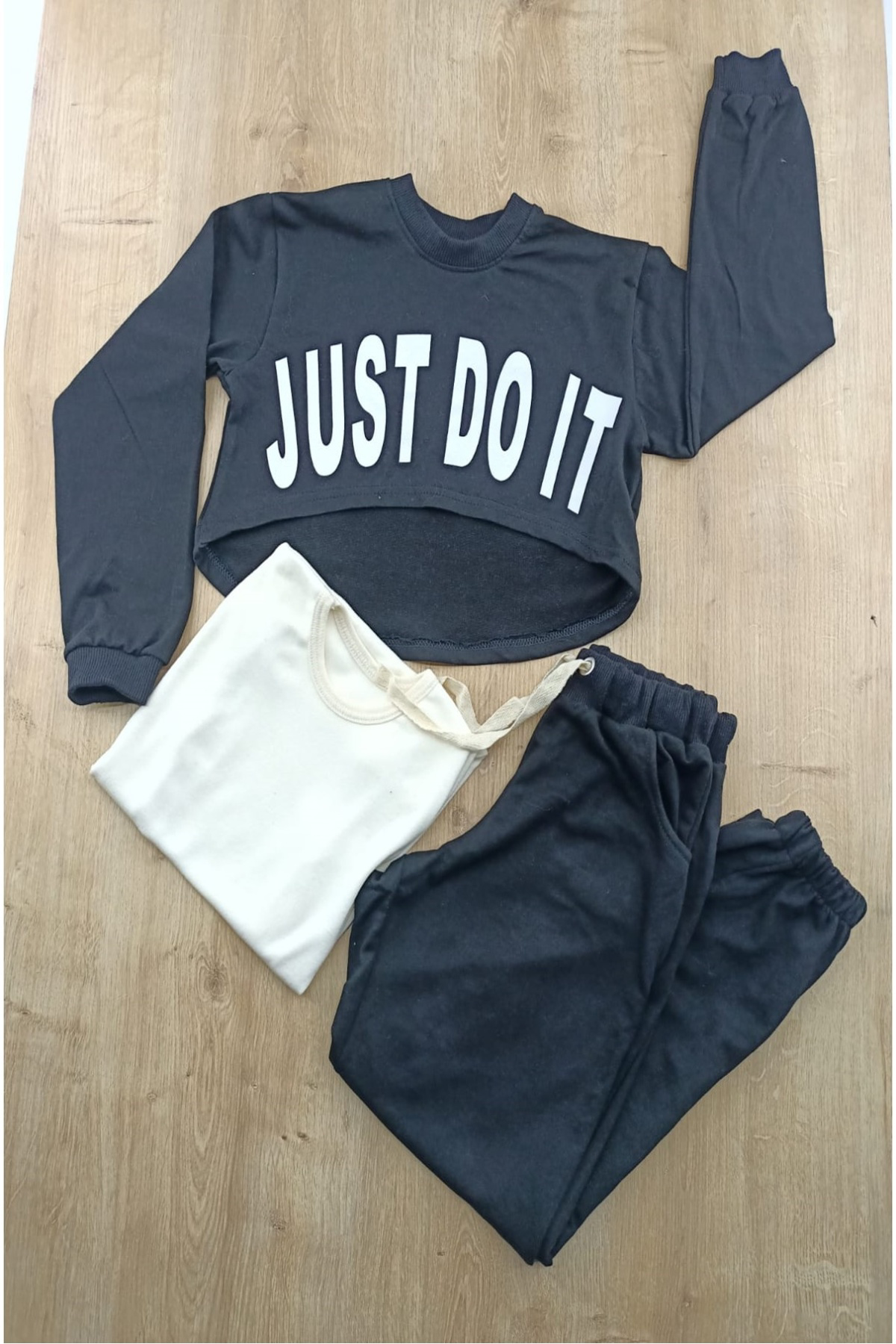 diamondstar Baskılı 3 lü Sweatshirt Takım 9-12 Yaş diamondstar Baskılı 3 lü Sweatshirt Takım 9-12 Yaş