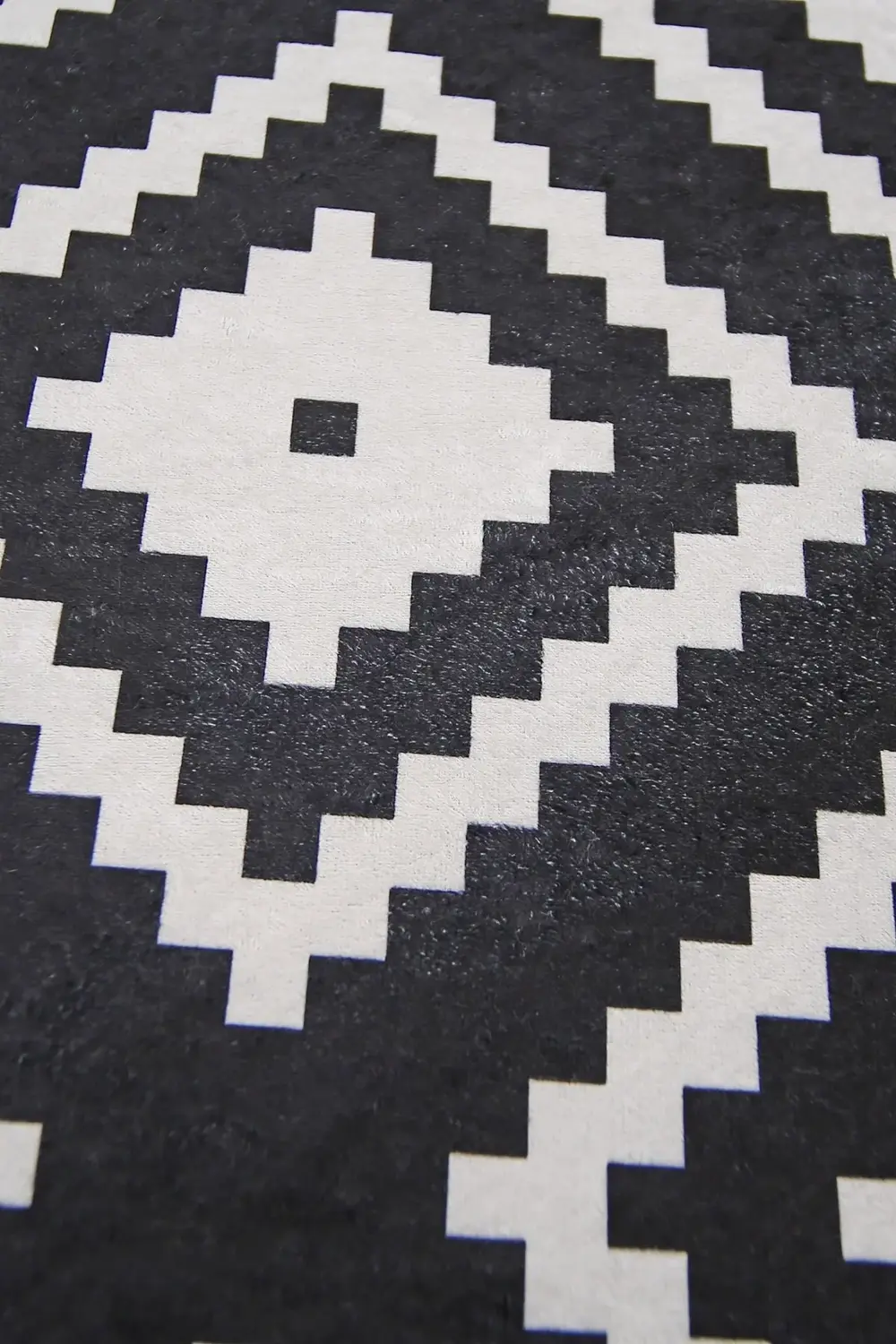 Dijital Yuvarlak Halı Siyah Beyaz Banyo Paspası 80x80