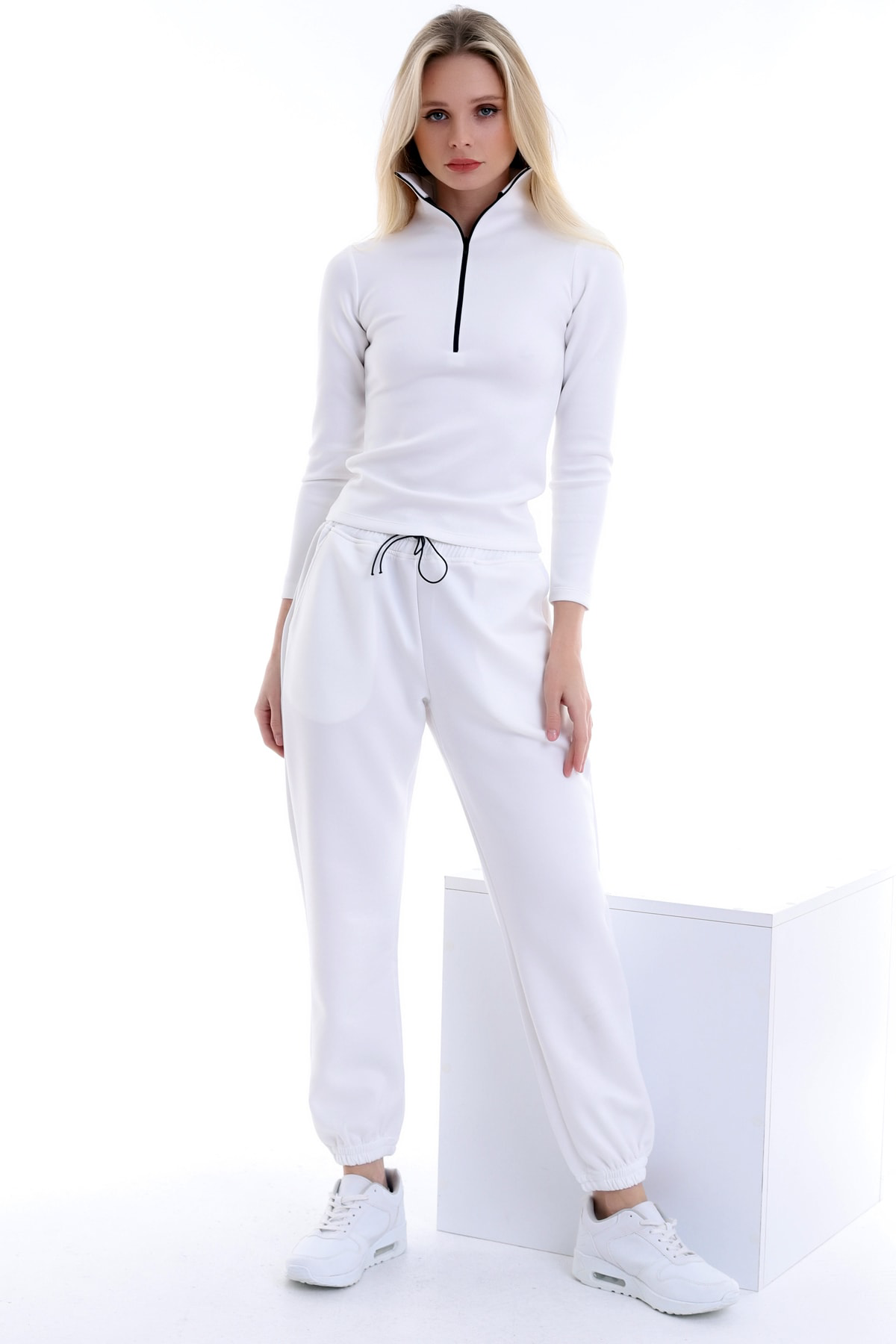 Dreamlike Dik Fermuarlı Yaka Uzun Kol Sweat Bel Lastikli Eşofman Takım