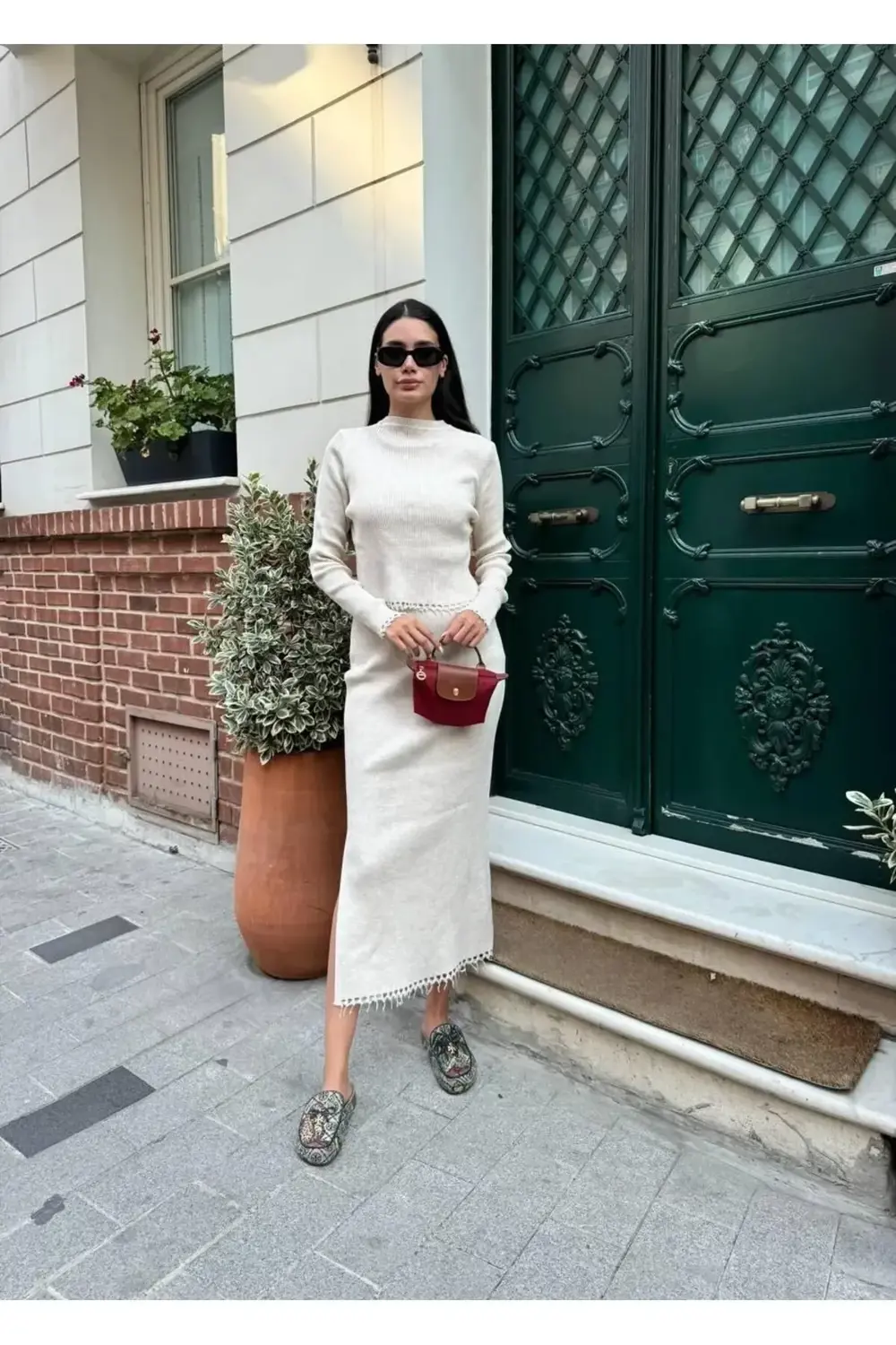 DİK SİMİT YAKA FİTİL GÖRÜNÜMLÜ ETEĞİ YIRTMAÇLI KADIN TAKIM