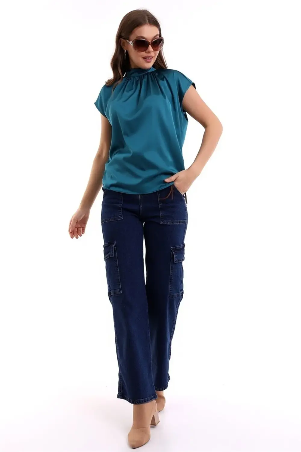 Dik Yaka Boyundan Bağlamalı Göğüs Pile Detaylı Kısa Kol Rahat Kes