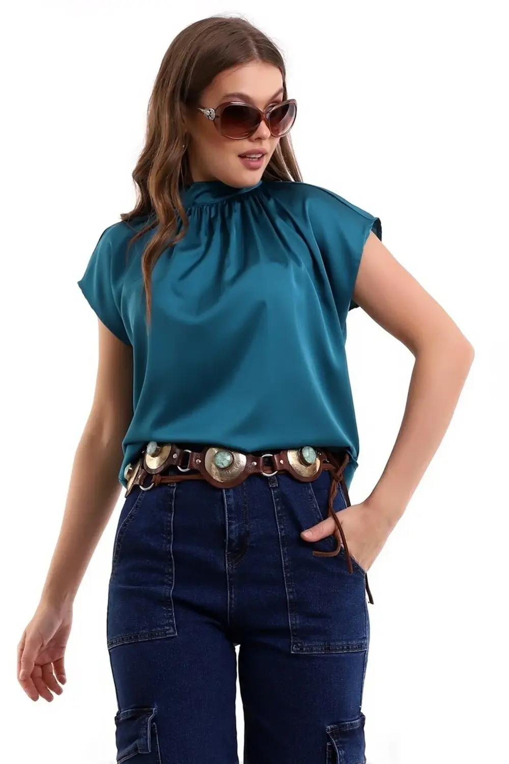 Dik Yaka Boyundan Bağlamalı Göğüs Pile Detaylı Kısa Kol Rahat Kes