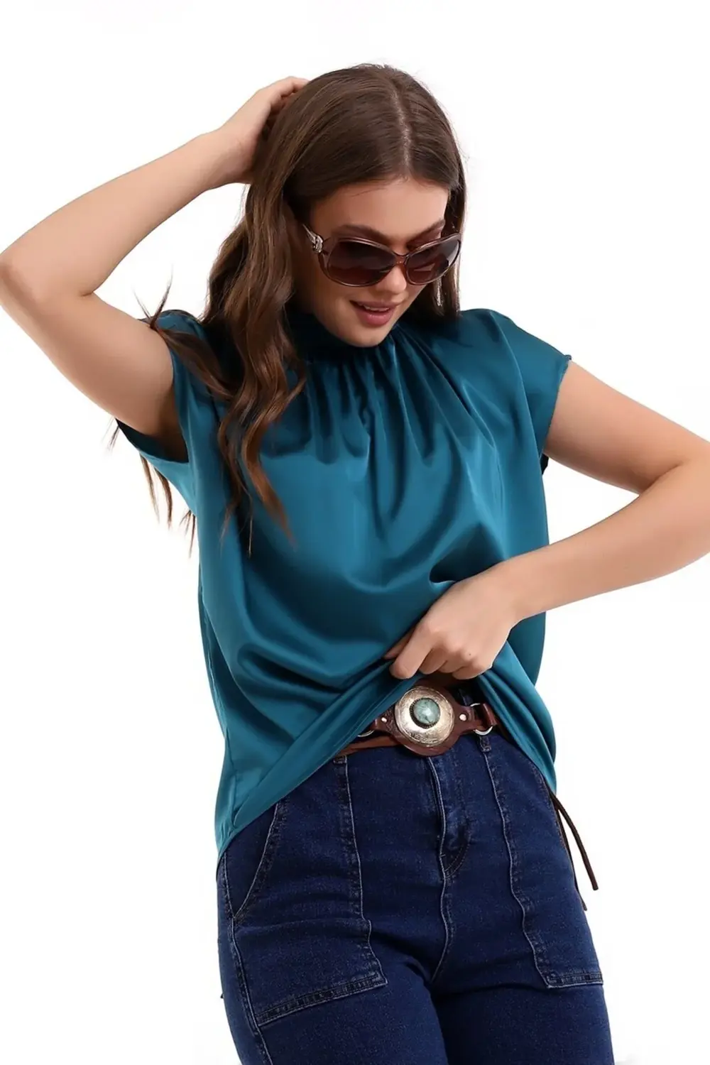 Dik Yaka Boyundan Bağlamalı Göğüs Pile Detaylı Kısa Kol Rahat Kes