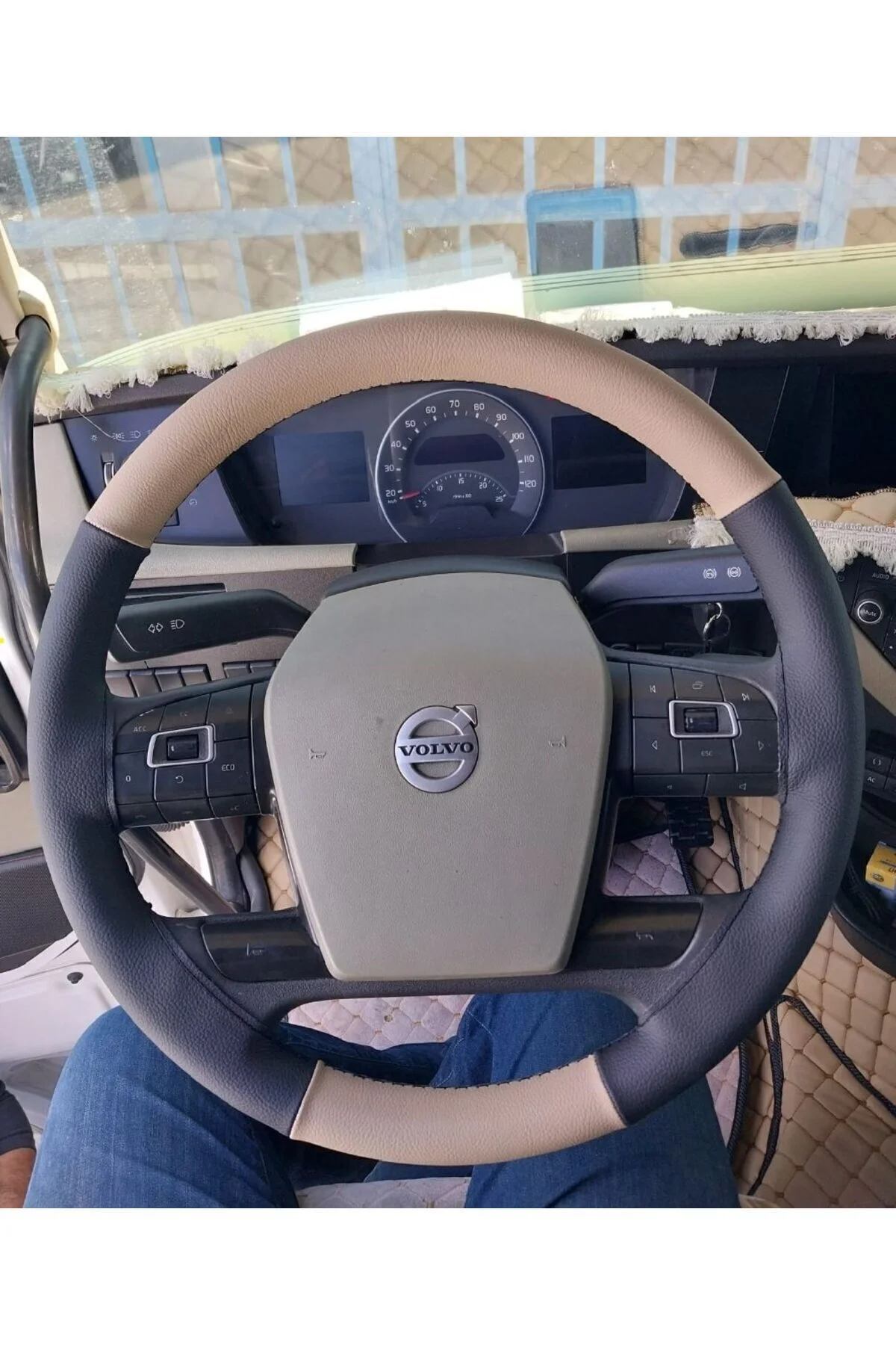 Dikişli Deri Direksiyon Kılıfı Siyah/bej Deri Siyah Dikişli Volvo Tır Kamyon İçin Fiyatı, Yorumları ve Özellikleri
