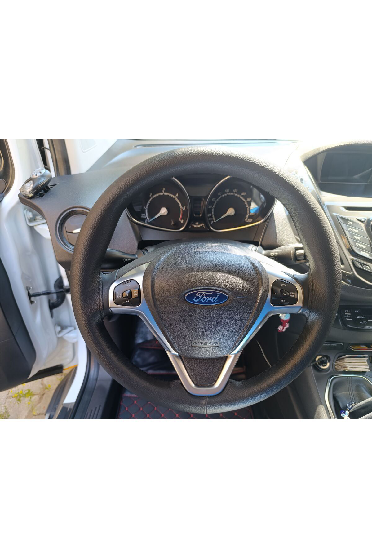 Hasbay Dikişli Direksiyon Kilifi Damarli Deri Siyah Dikişli Ford Currier