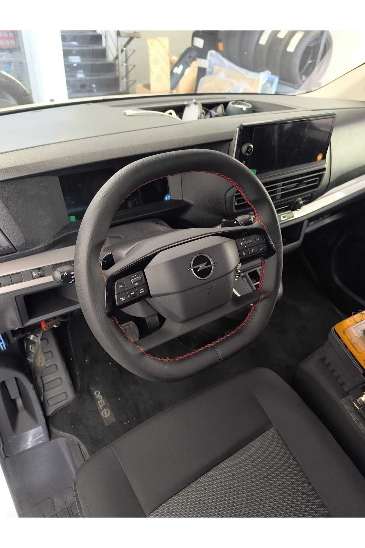 Hasbay Dikişli Direksiyon Kilifi Damarli Deri Kirmizi Dikişli Opel Vivar