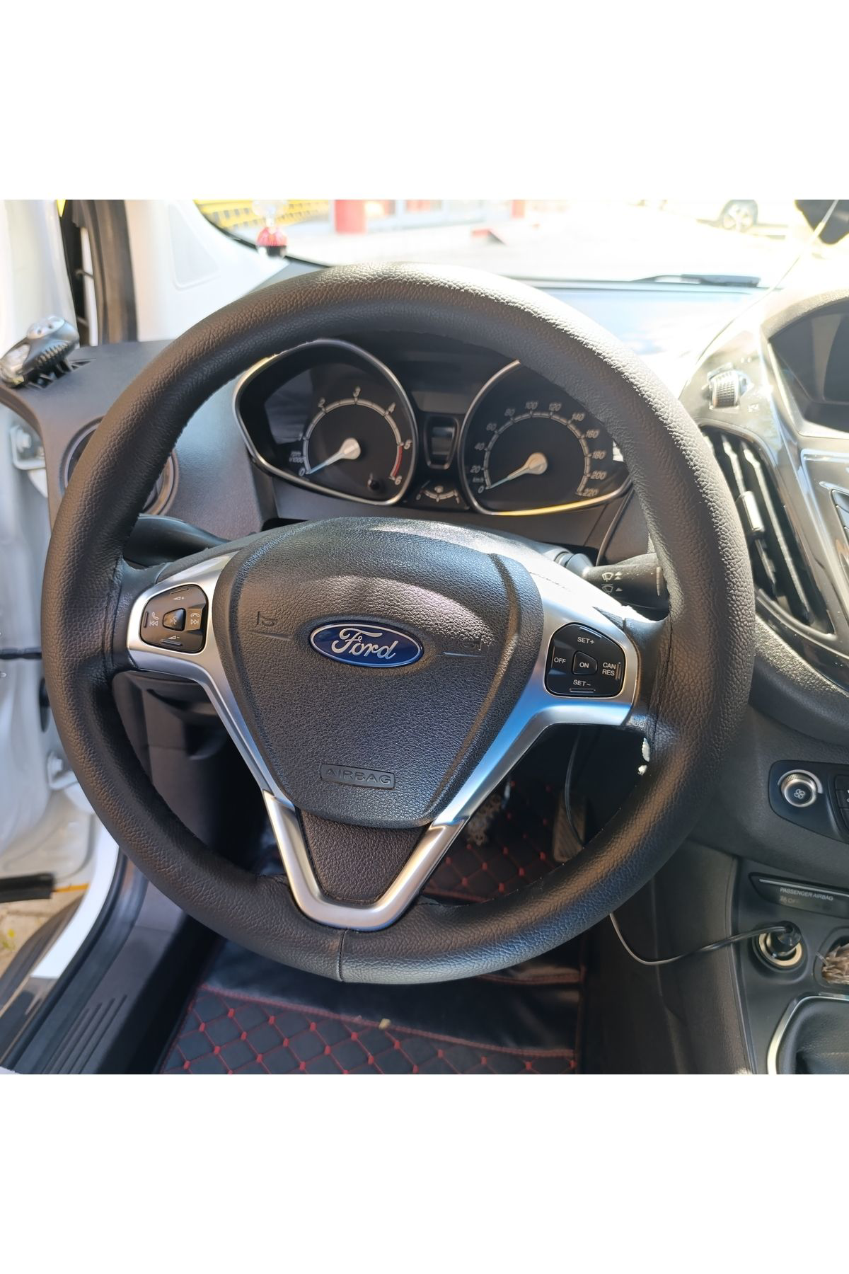 Hasbay Dikişli Direksiyon Kilifi Damarli Deri Siyah Dikişli Ford Currier