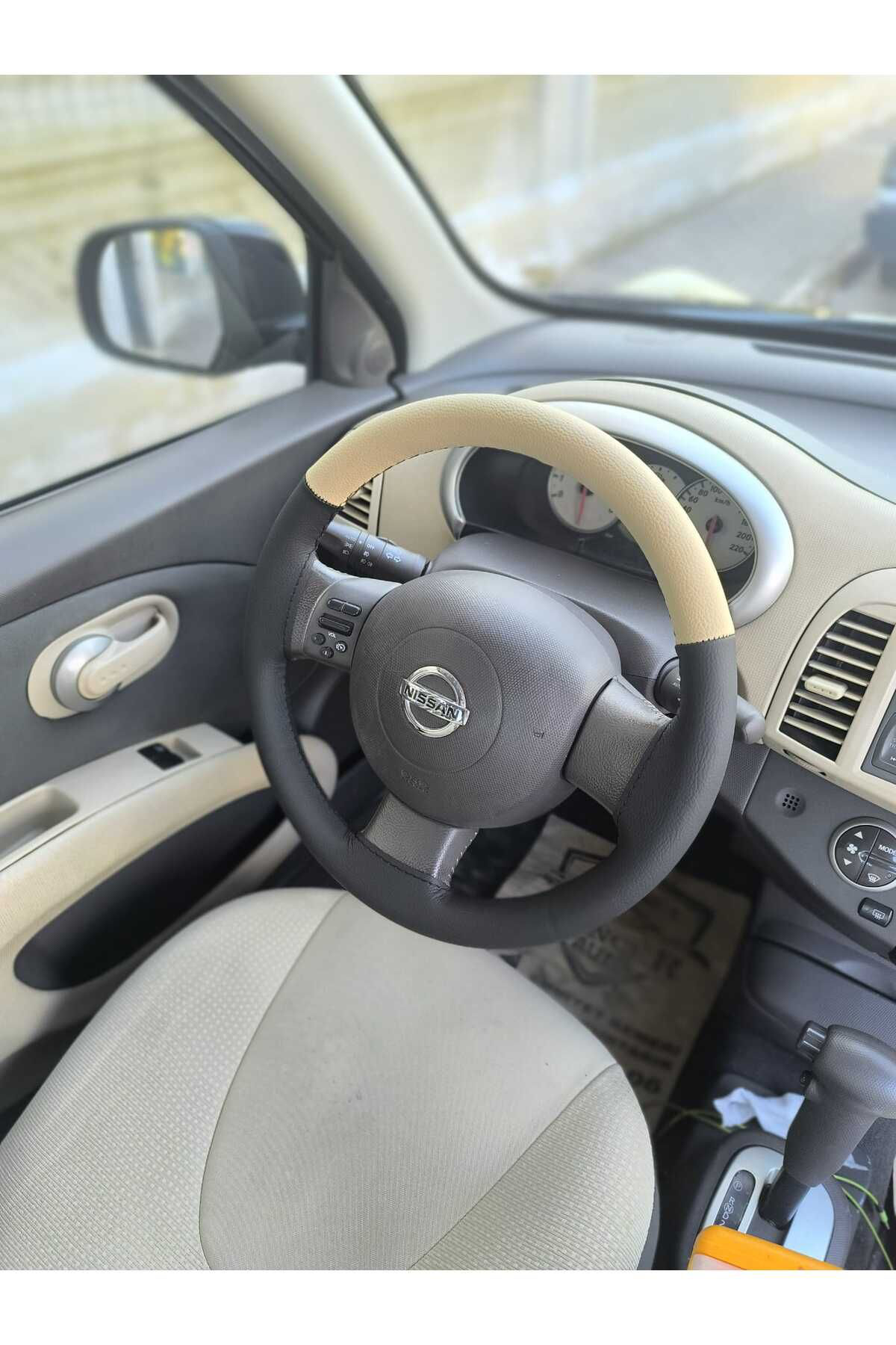 Hasbay Dikişli Direksiyon Kilifi Siyah/Bej Deri Siyah Dikişli Nissan Mic
